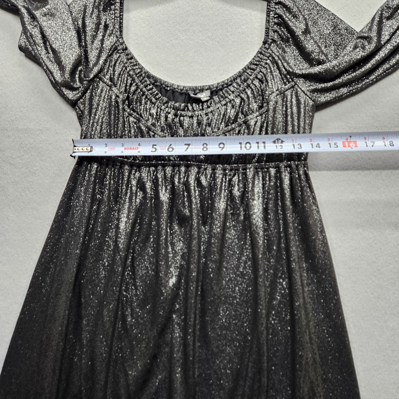 Muse Women’s 6 Black Glittery Long Sleeves Dress