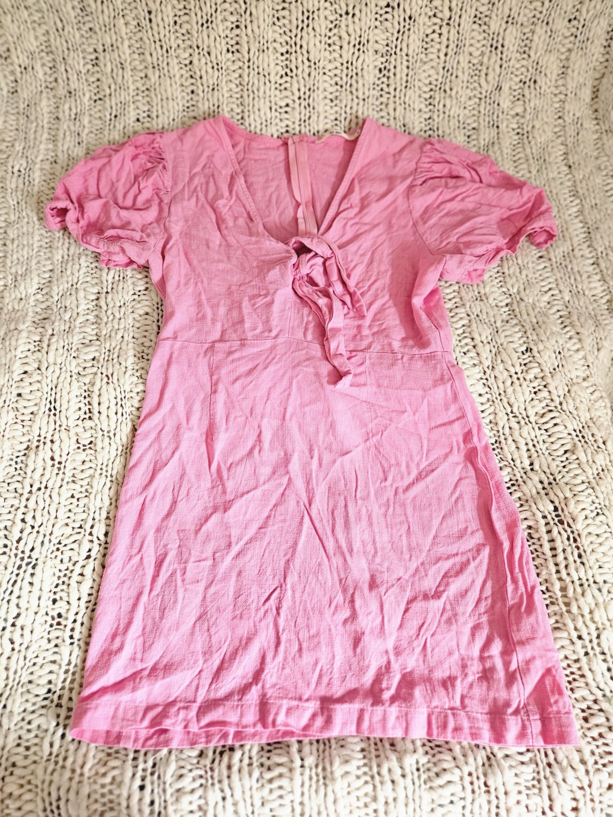 Francesca’s Pink Puff Sleeve Tie Front Dress M V‑Neck Lightweight Summer Cute