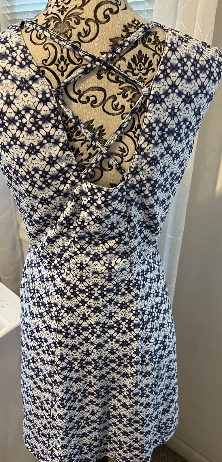 TITLE NINE Geometric Print Nylon Spandex Blend Knit Cross Back Dress Size S Golf