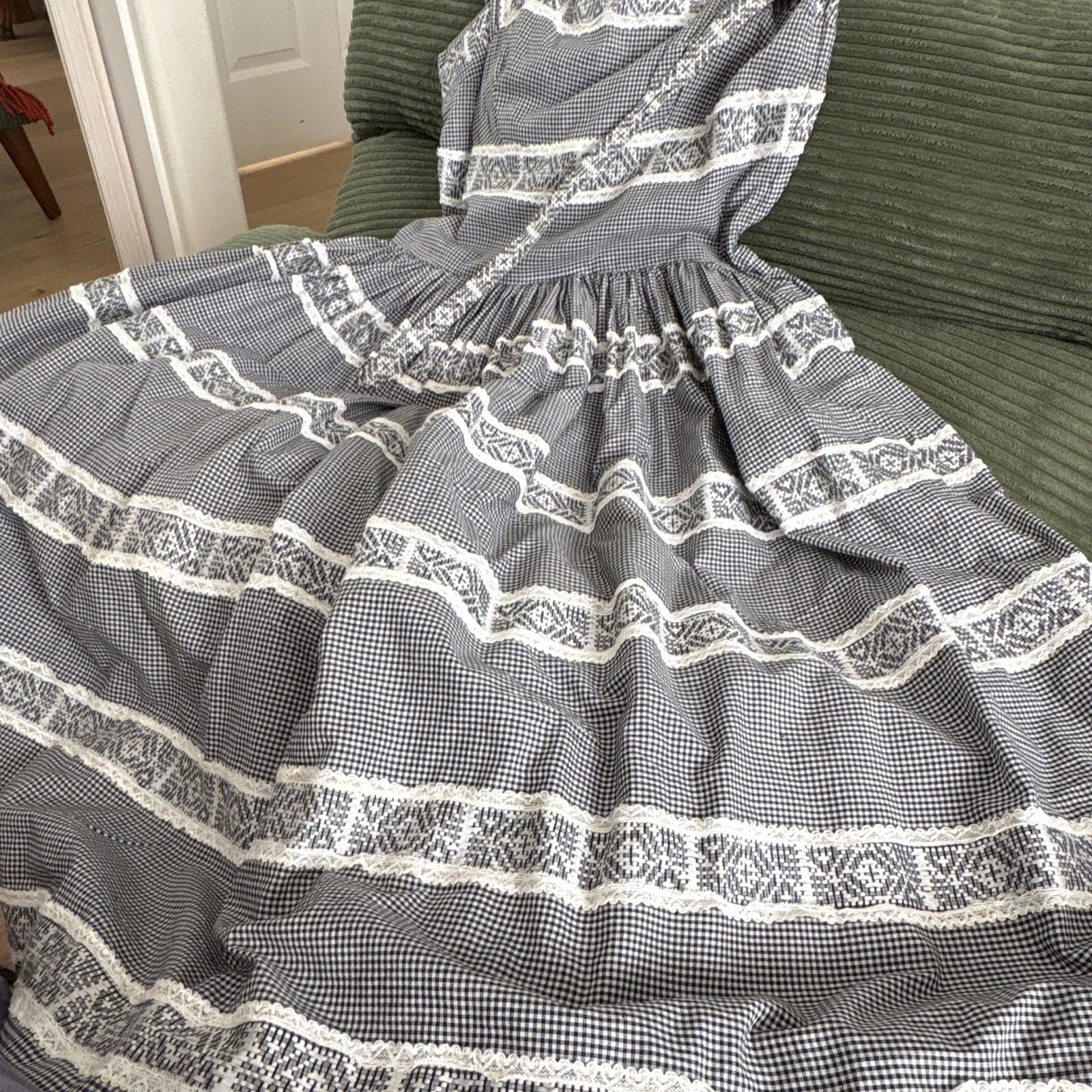 Toni Hunt by Huntington Black/White Gingham Lace Ruffle hoop skirt 50s Dress S