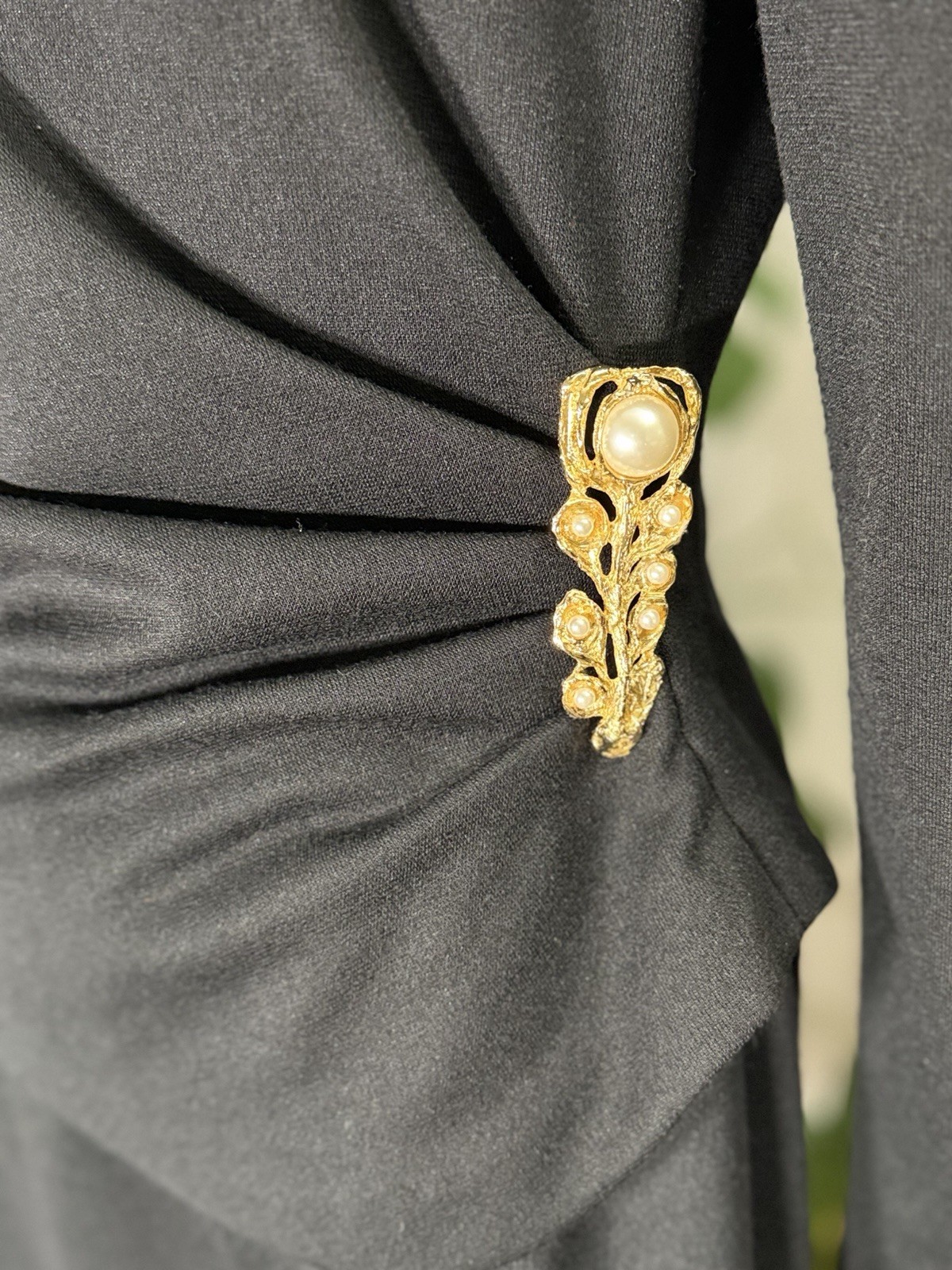 VINTAGE David Warren Saks Fifth Avenue Black Wool Dress Gold Brooch 80s Sz 10
