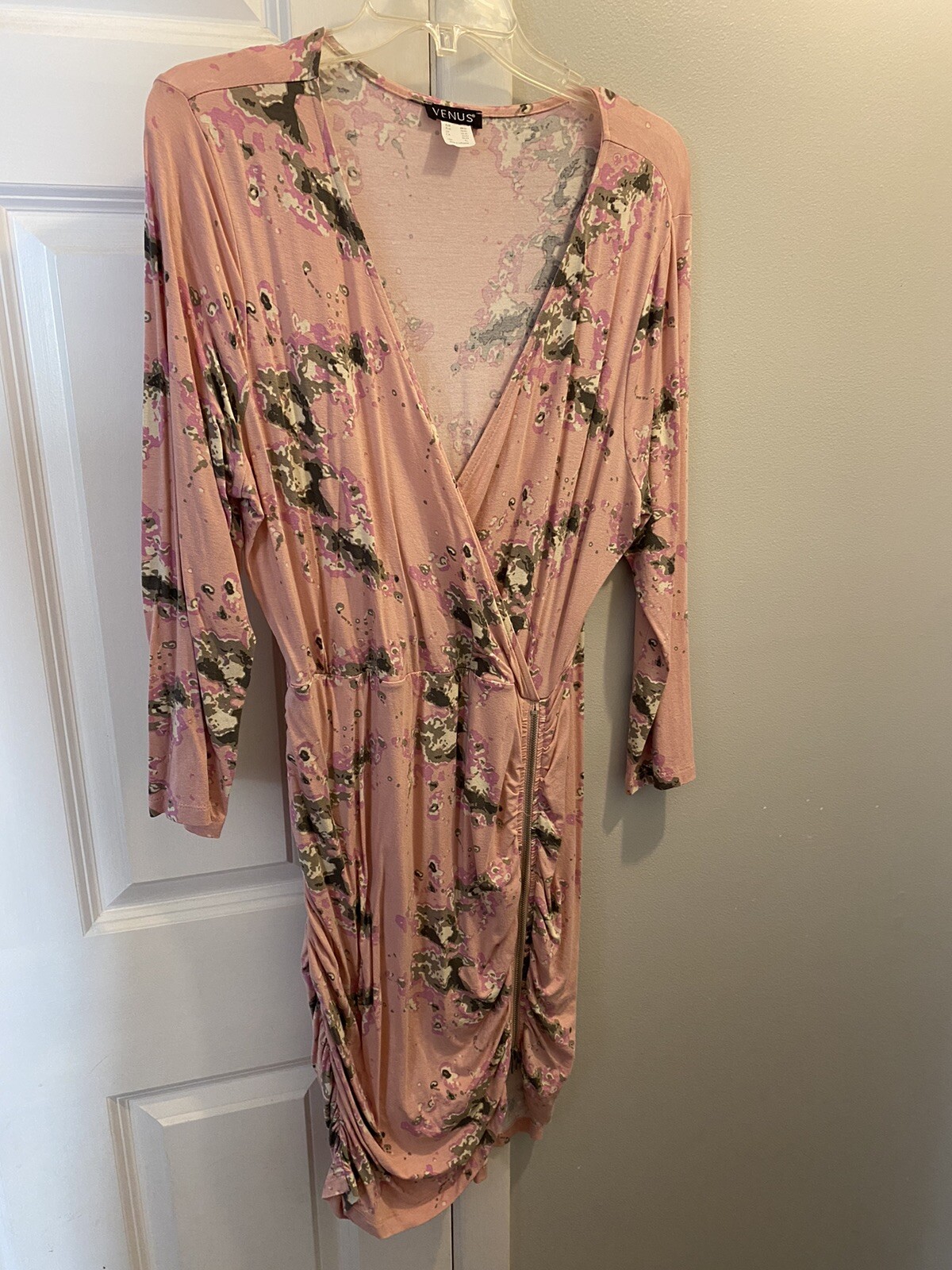 New! Venus Womens Bodycon Dress Pink Ruched Long Sleeve Abstract Gray M, L, XL