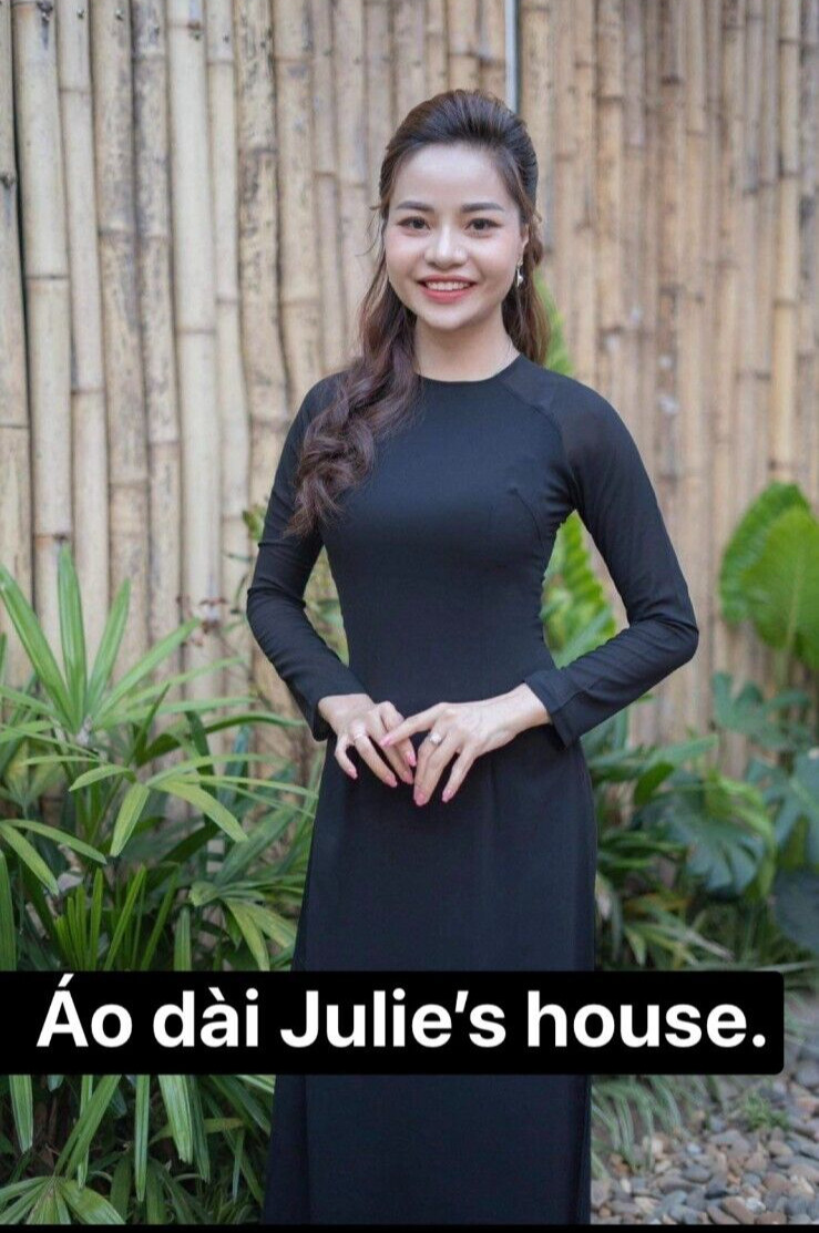 Black Ao Dai Vietnamese With Pants. Lua chinffon 4 tà & quần 2 lớp