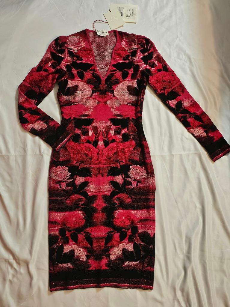 Alexander McQueen NWT Blurred Rose Jacquard Silk Dress Amaranth Red – S – $1600
