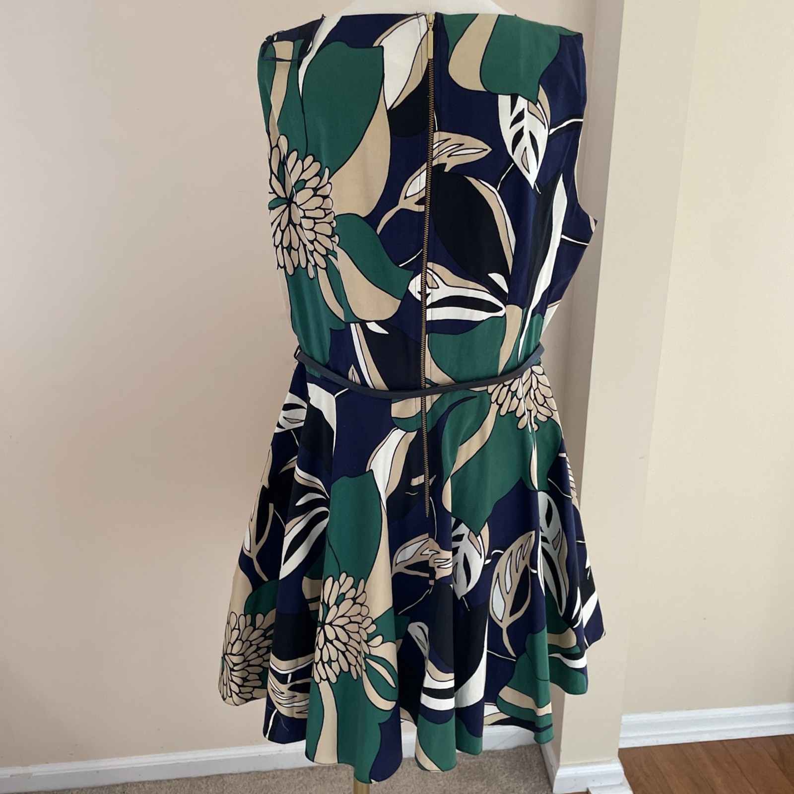Closet London Fit & Flare Dress Size 14 Sleeveless Colorful Floral Stretch Artsy