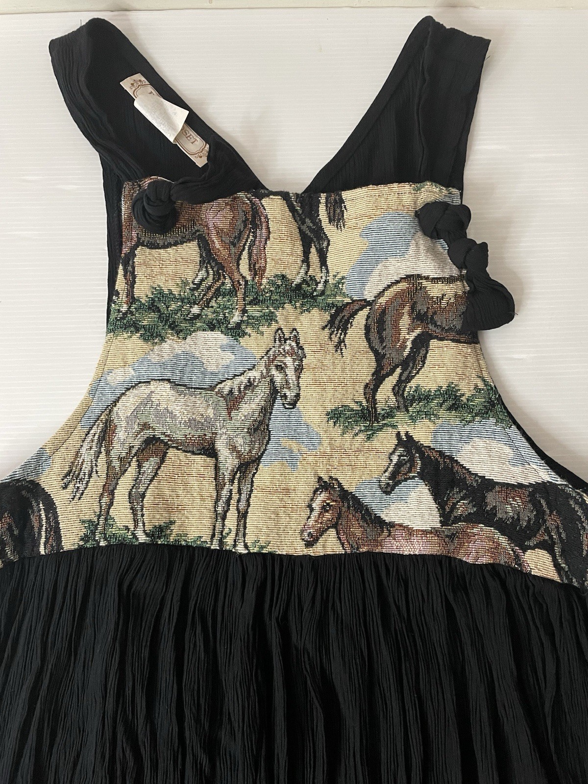 VTG Pam’s Closet Dress Horse Tapestry Black Crinkle MIDI Size Med P Equestrian