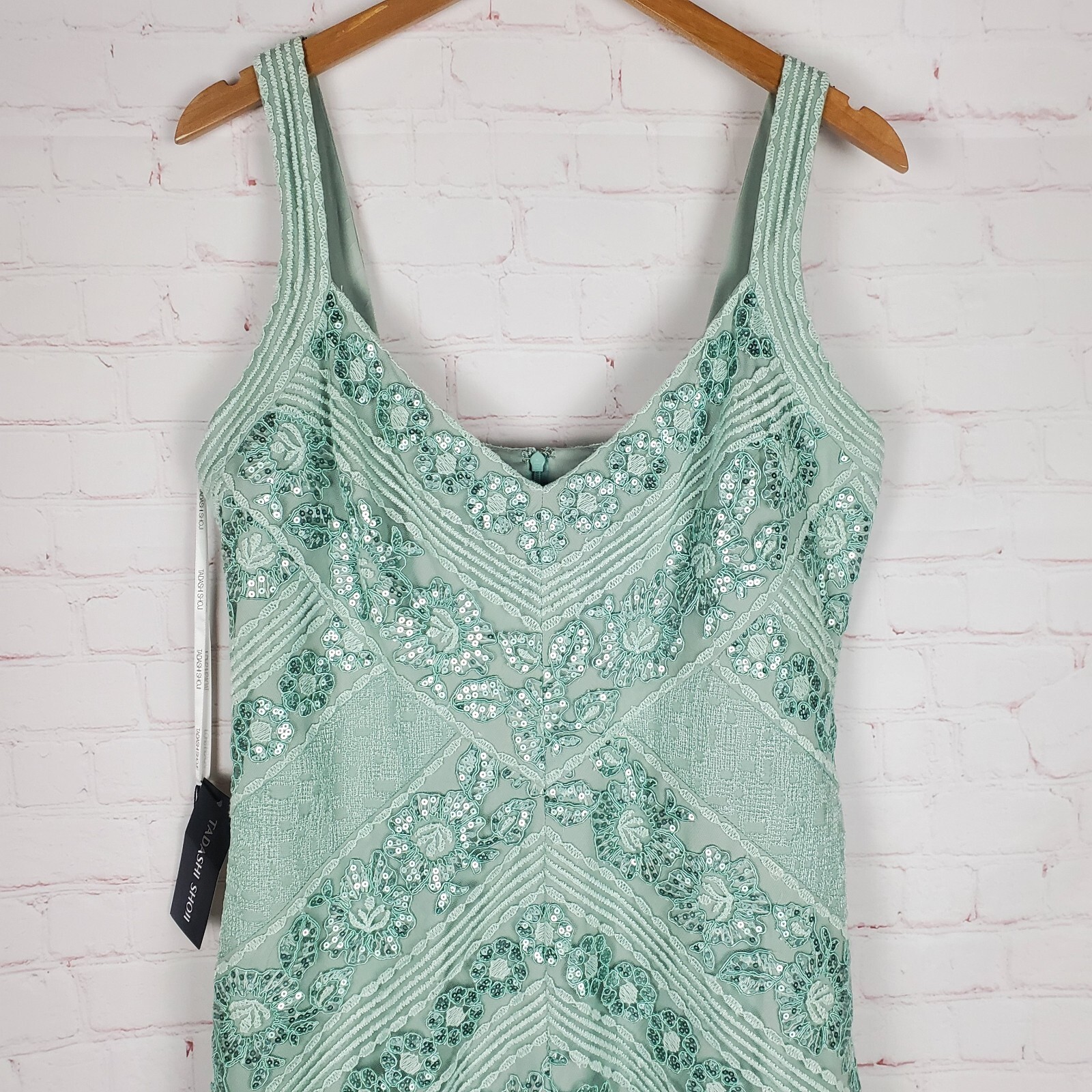 NEW Tadashi Shoji V Neck Sequined Sheath Cocktail Dress Sz 14 Frosted Jade Maia