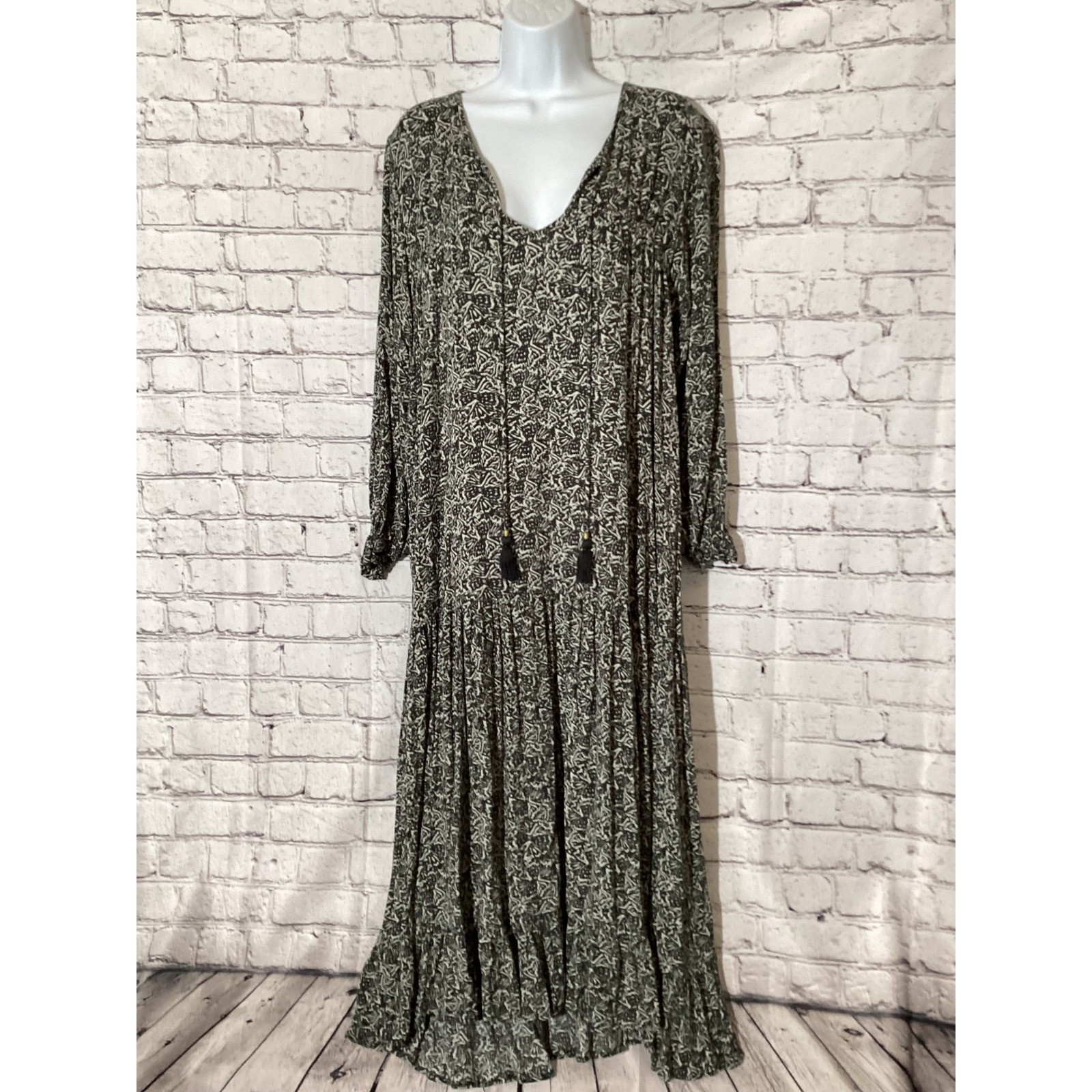 Carly Jean Los Angeles Dress Womens Small Black White Abstract Tassel Maxi Boho