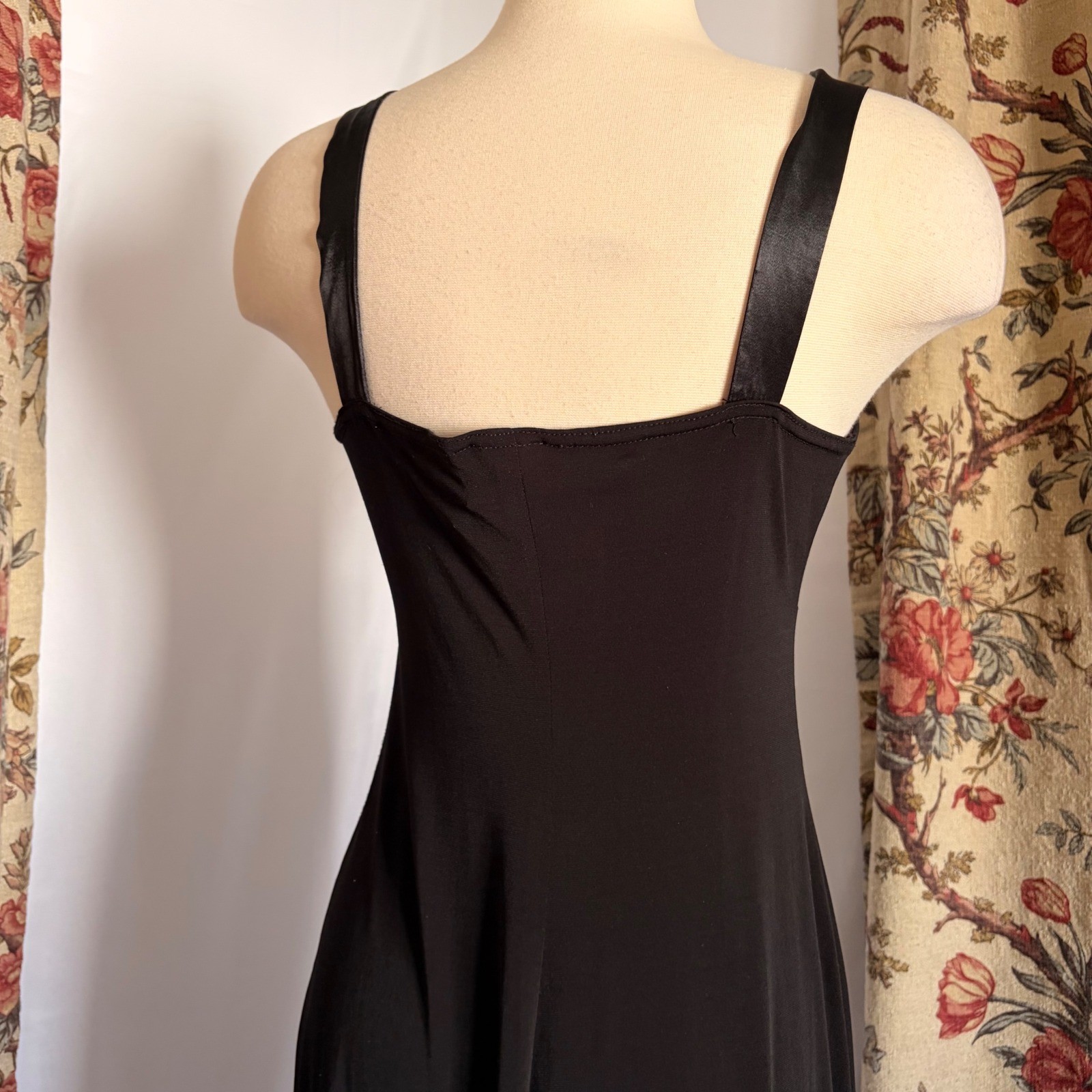 City Triangles Gorgeous flowy Black Maxi Dress/gown with Rhinestone Bust Detail