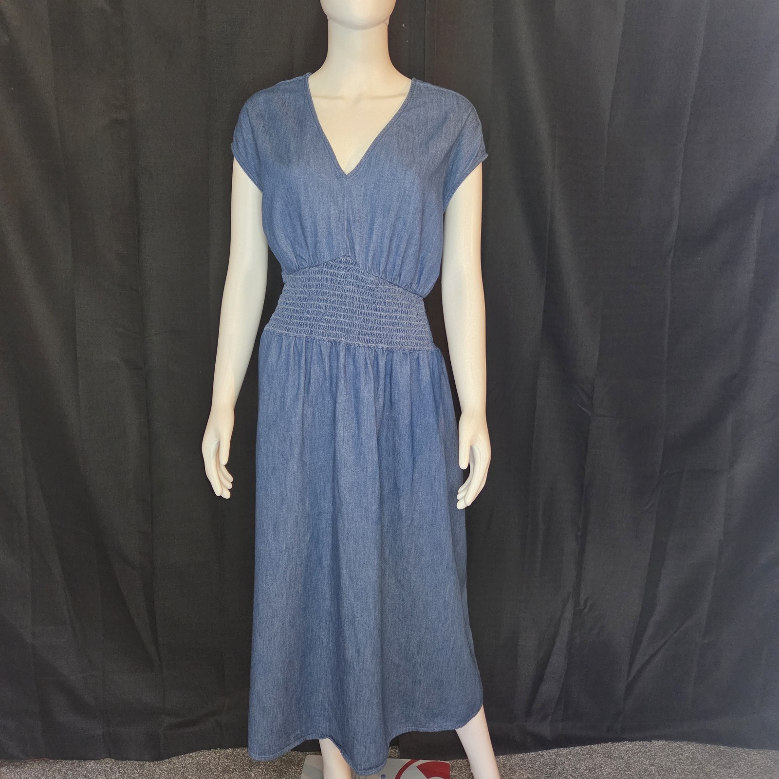 GAP Chambray Denim-Style Casual Smocked Lightweight V-Neck Maxi Dress Size XXL