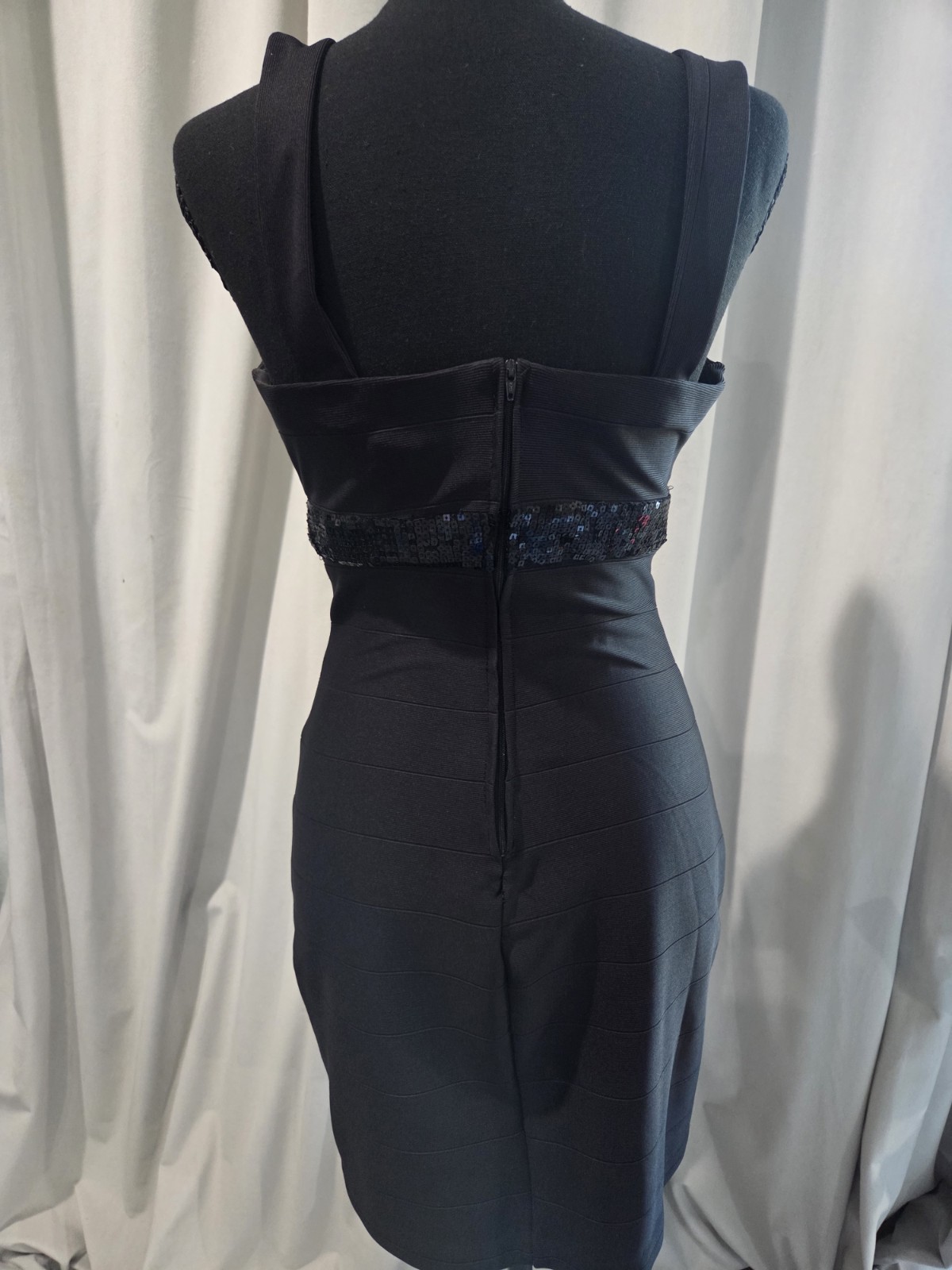 City Triangles Black Sequin V-Neck Strappy Sleeveless Sheath Dress 9/10