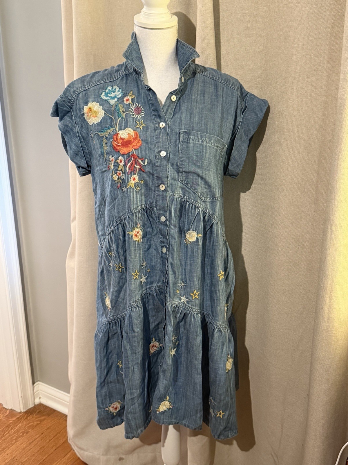 Kyla Seo Chambray Floral Embroidered Dress Size Small 100% Tencel