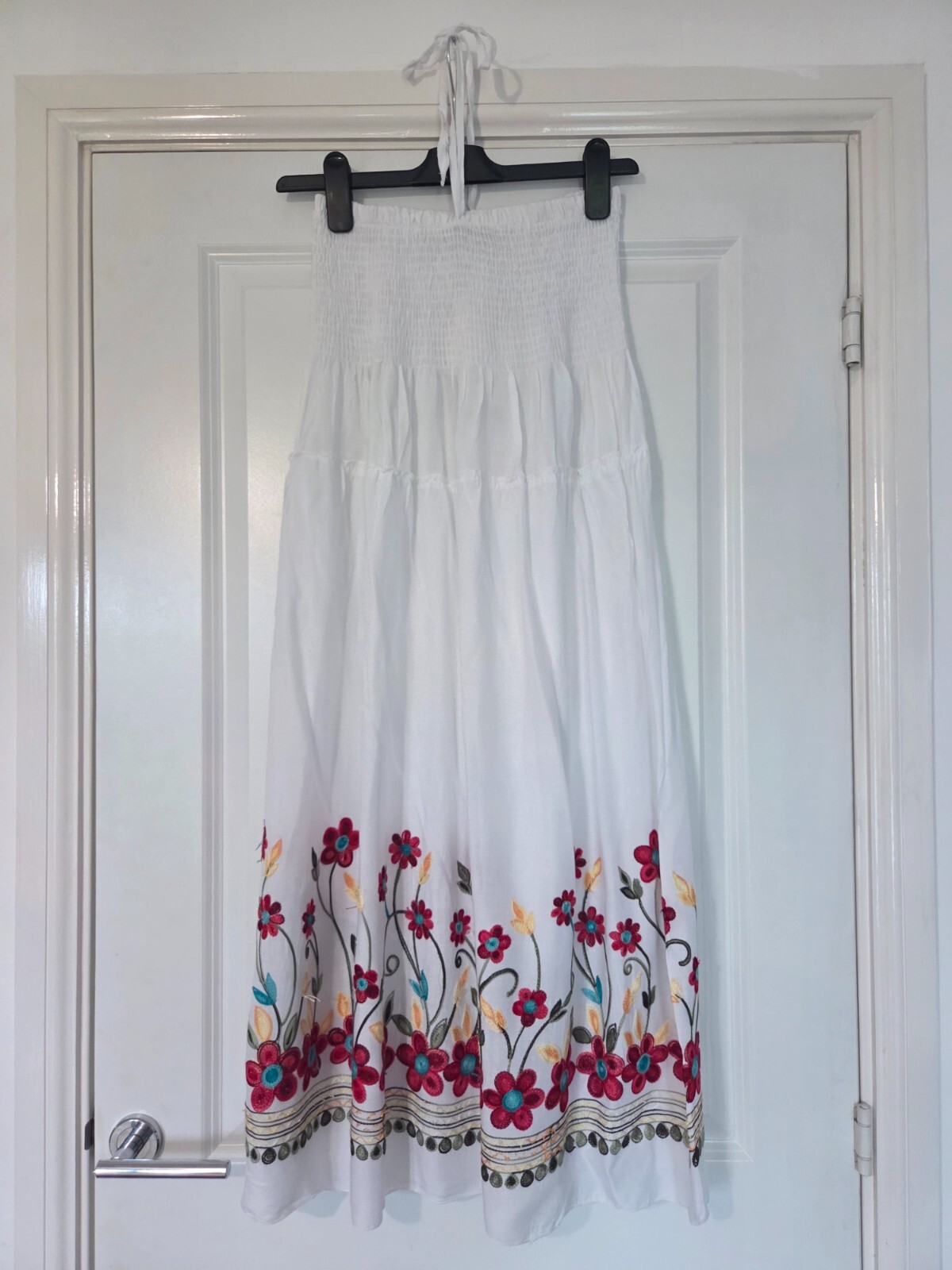 FLAM MODE WHITE RED GREEN BLUE EMBROIDERED FLOWER TRIM BANDEAU HALTER SUN DRESS
