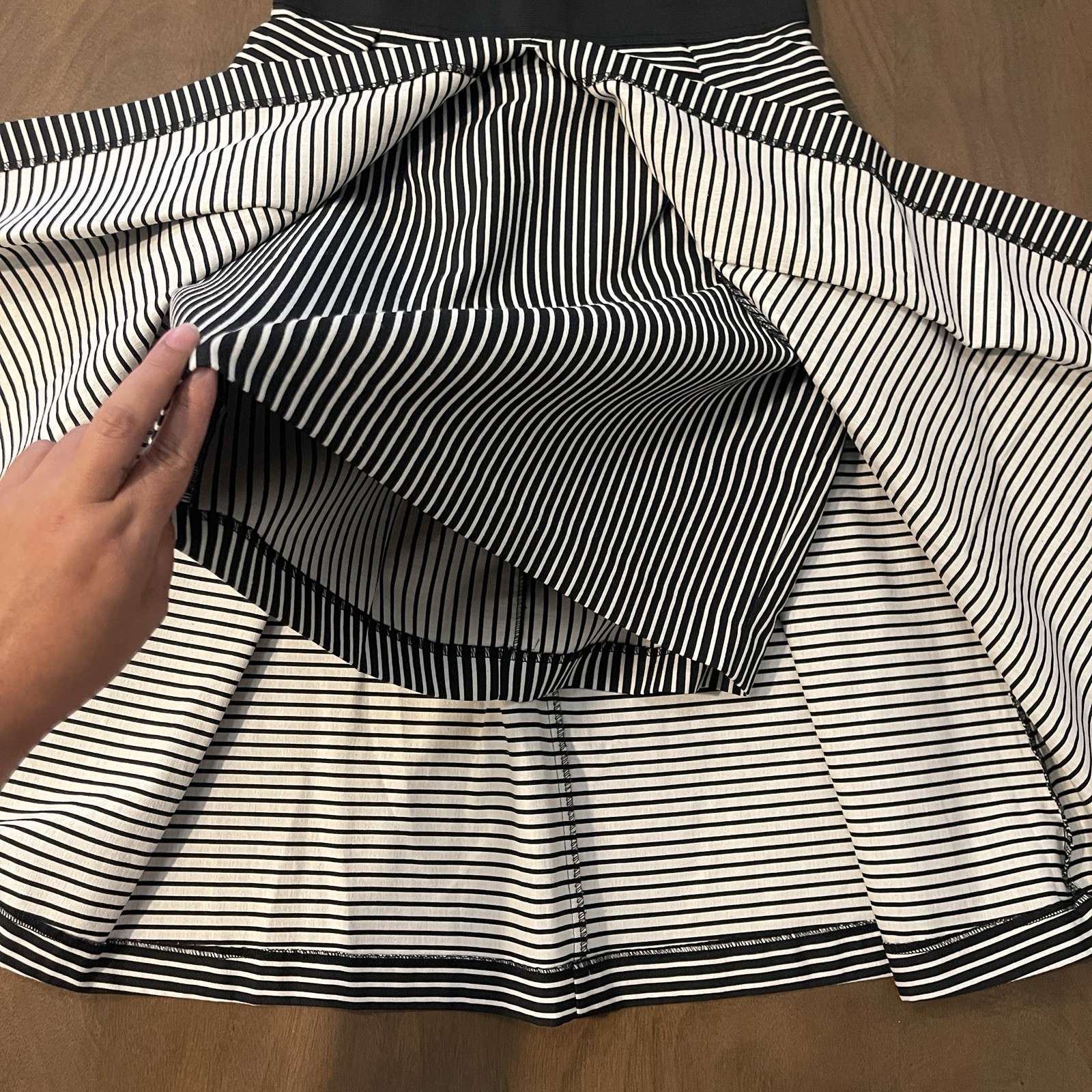 Eva Mendes For New York & Company Striped Black & White Dress – Small