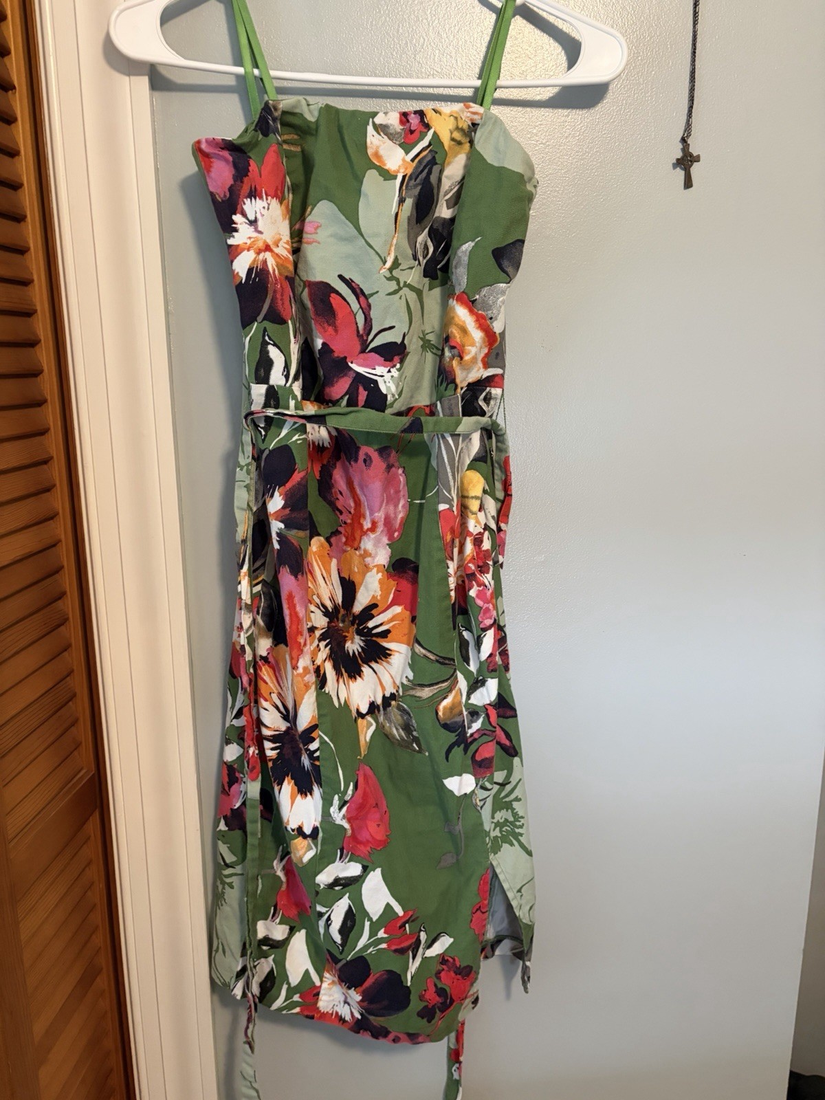 New York & Company Green Floral Fit & Flare V-Neck Chiffon Midi Dress 4