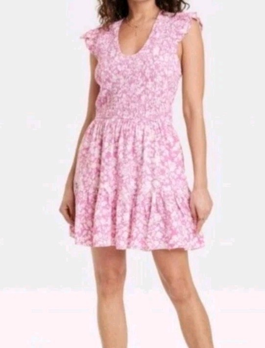 Women’s Universal Thread Smocked Mini Dress Pink Size M EUC 2022 Model