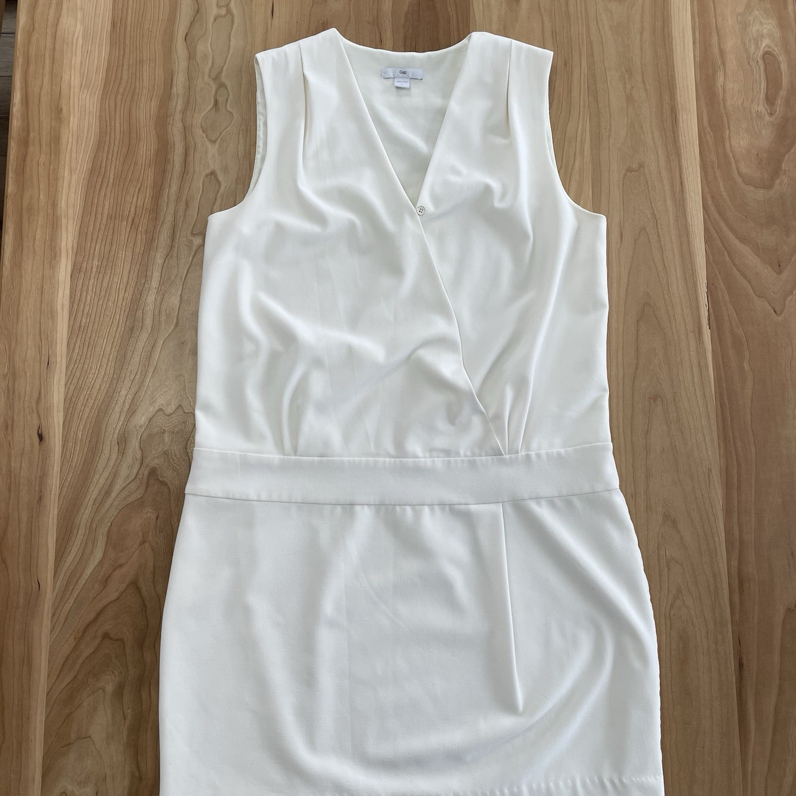 Gap Ivory Sleeveless Front Cross Over V-neck Dress Size 8