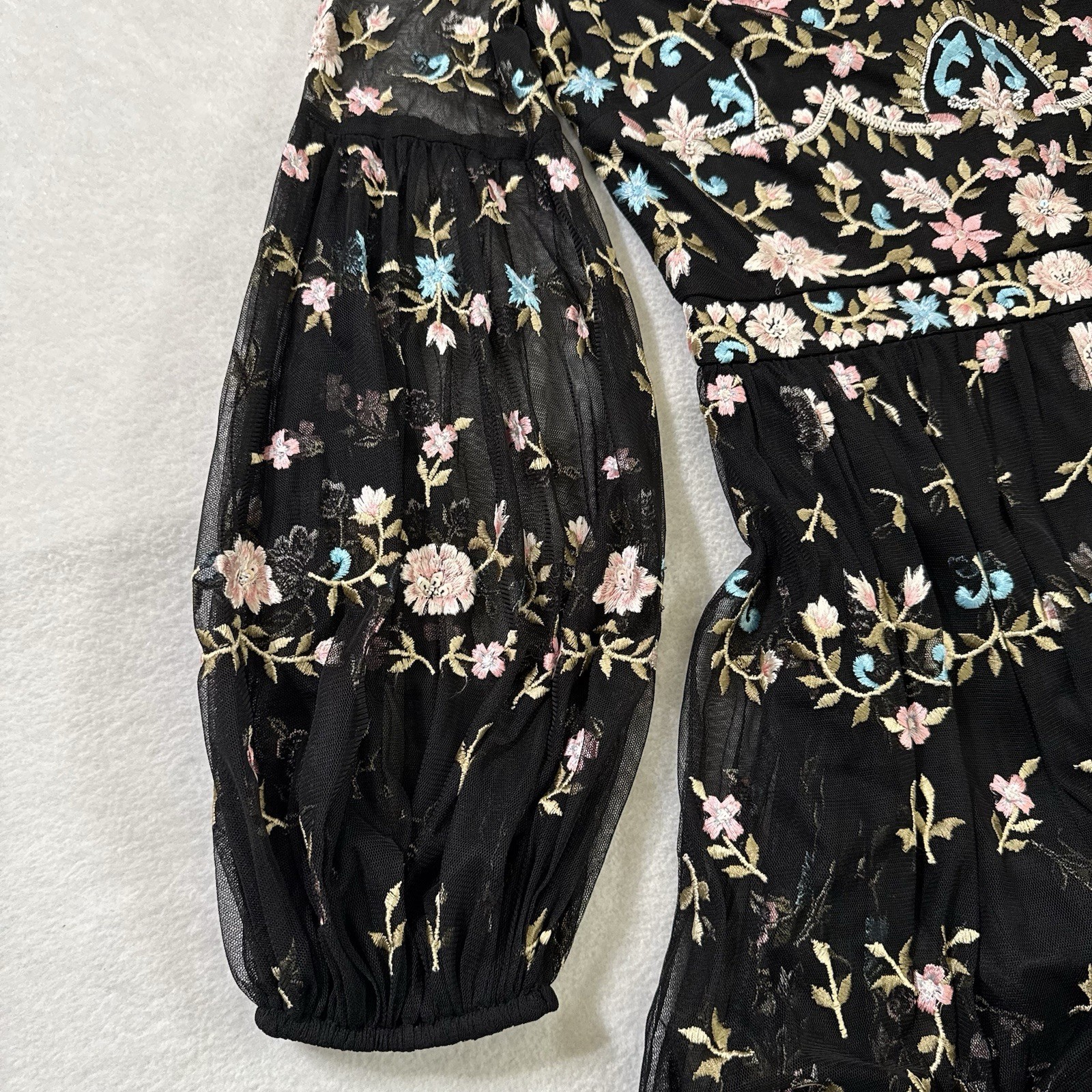 Mac Duggal 35111 Embroidered Floral Gown Black Long Bishop Sleeve Size 8 NWT