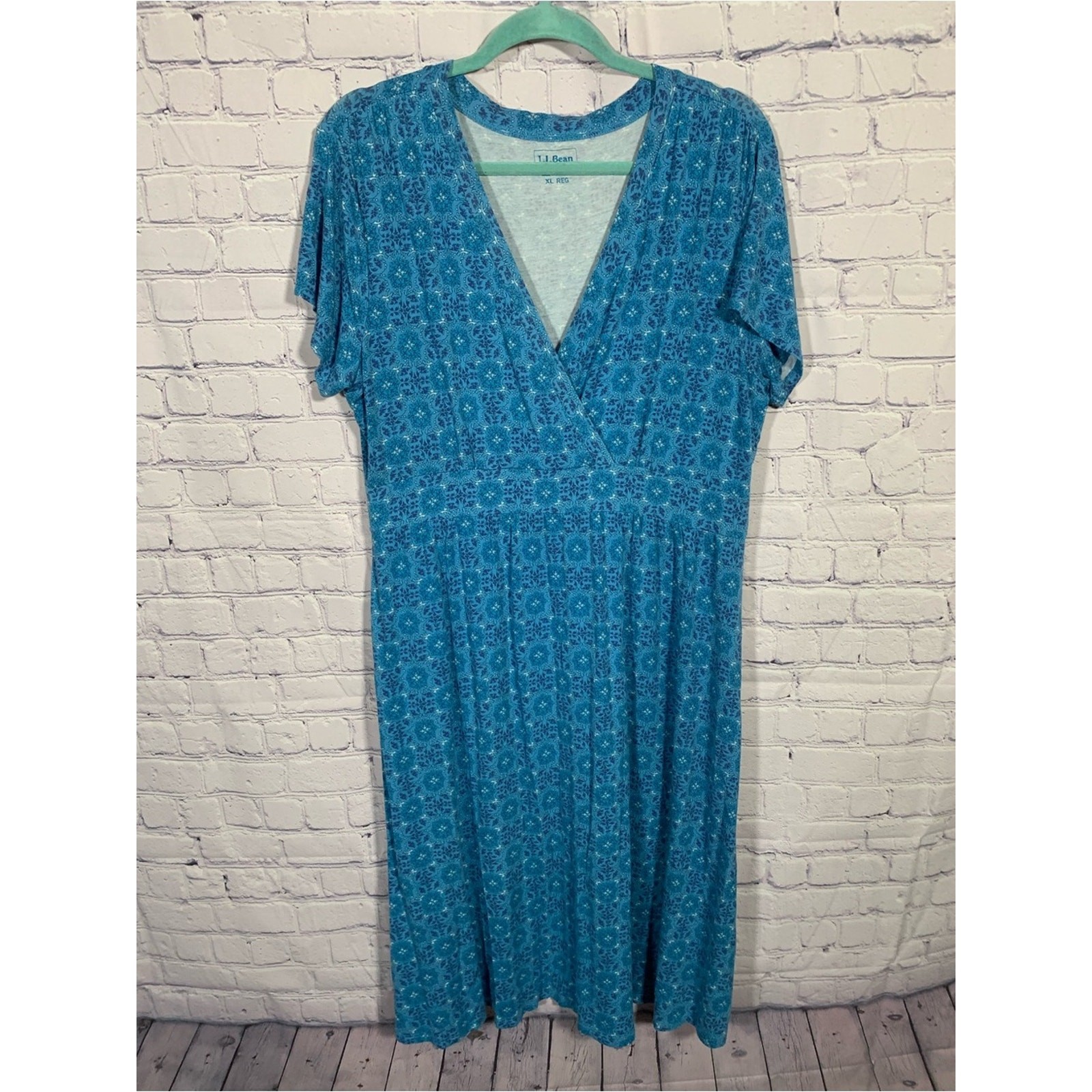 L.L.Bean Womens V-Neck Faux Wrap Midi Dress Blue Print Sz XL Rayon Casual