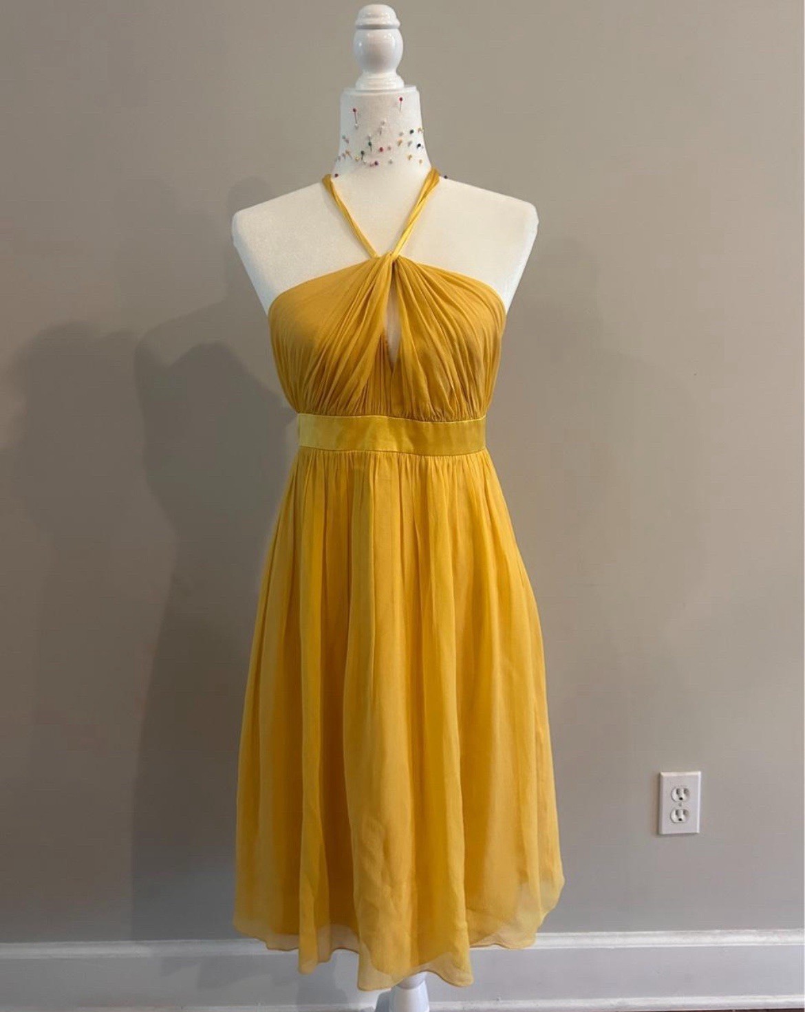 Donna Morgan Yellow Silk Chiffon Halter Pleated Knee Length Dress Size 2