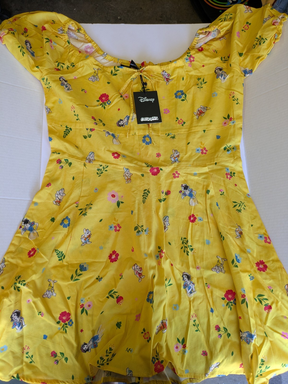 Cakeworthy Yellow Snow White Dress – New With Tags! – 3XL