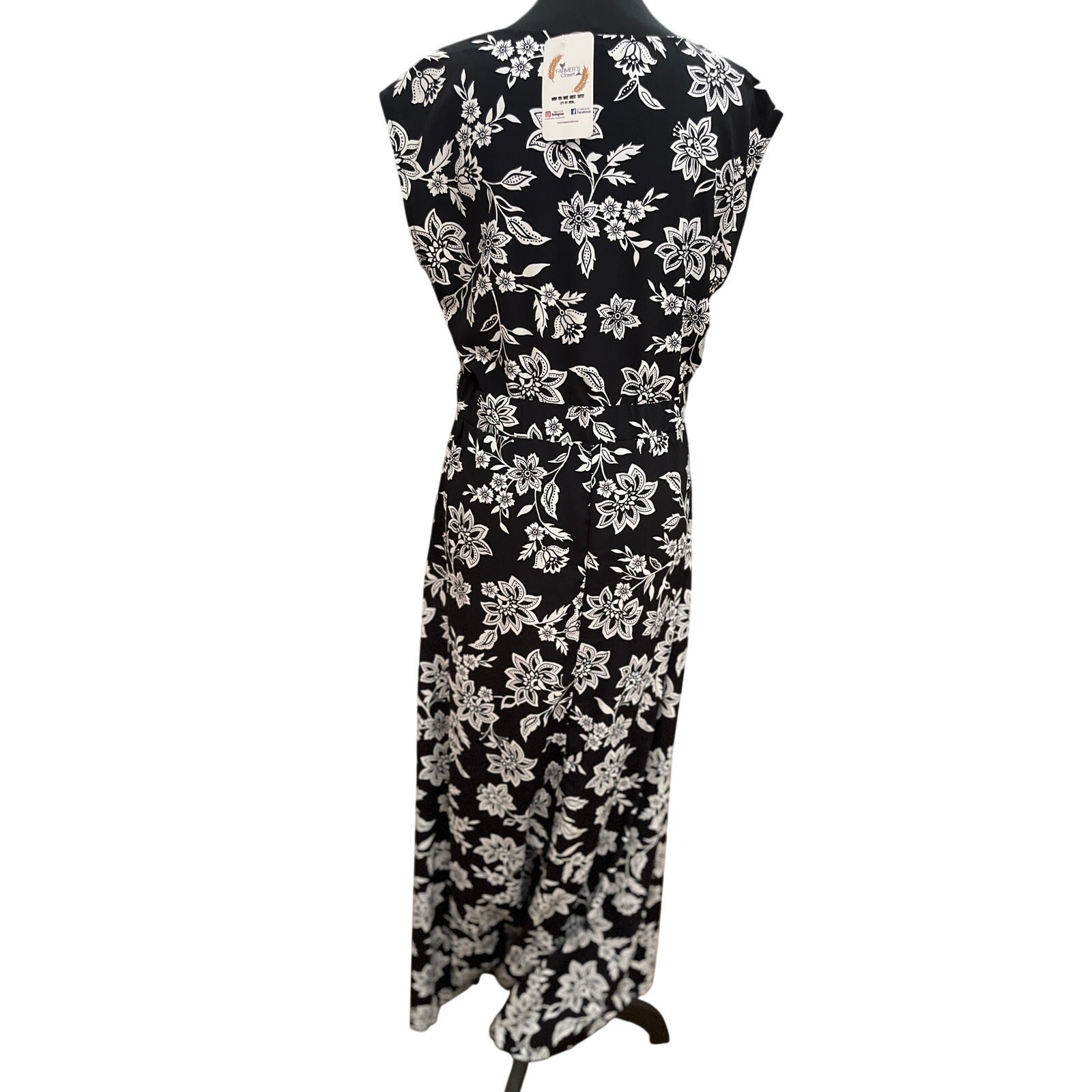 Shop Basic USA Floral V-Neck Maxi Dress – Women’s Large – NWOT