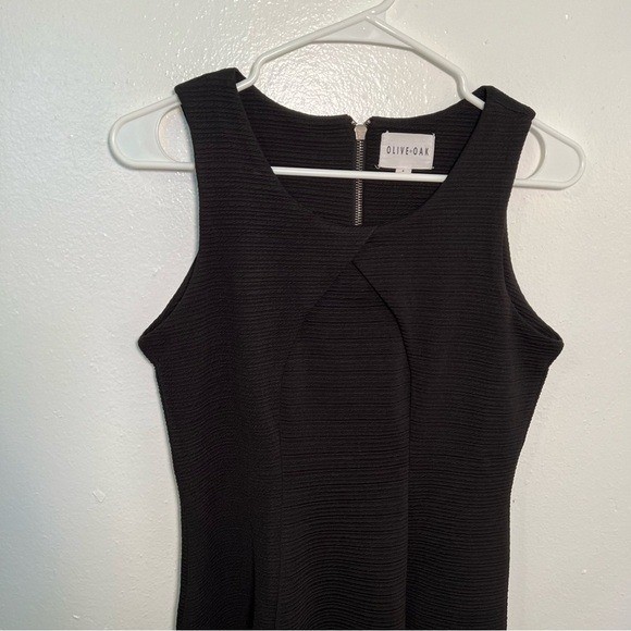 Olive & Oak Women’s Size Small Sleeveless Fit & Flare Dress Black Textured Scoop