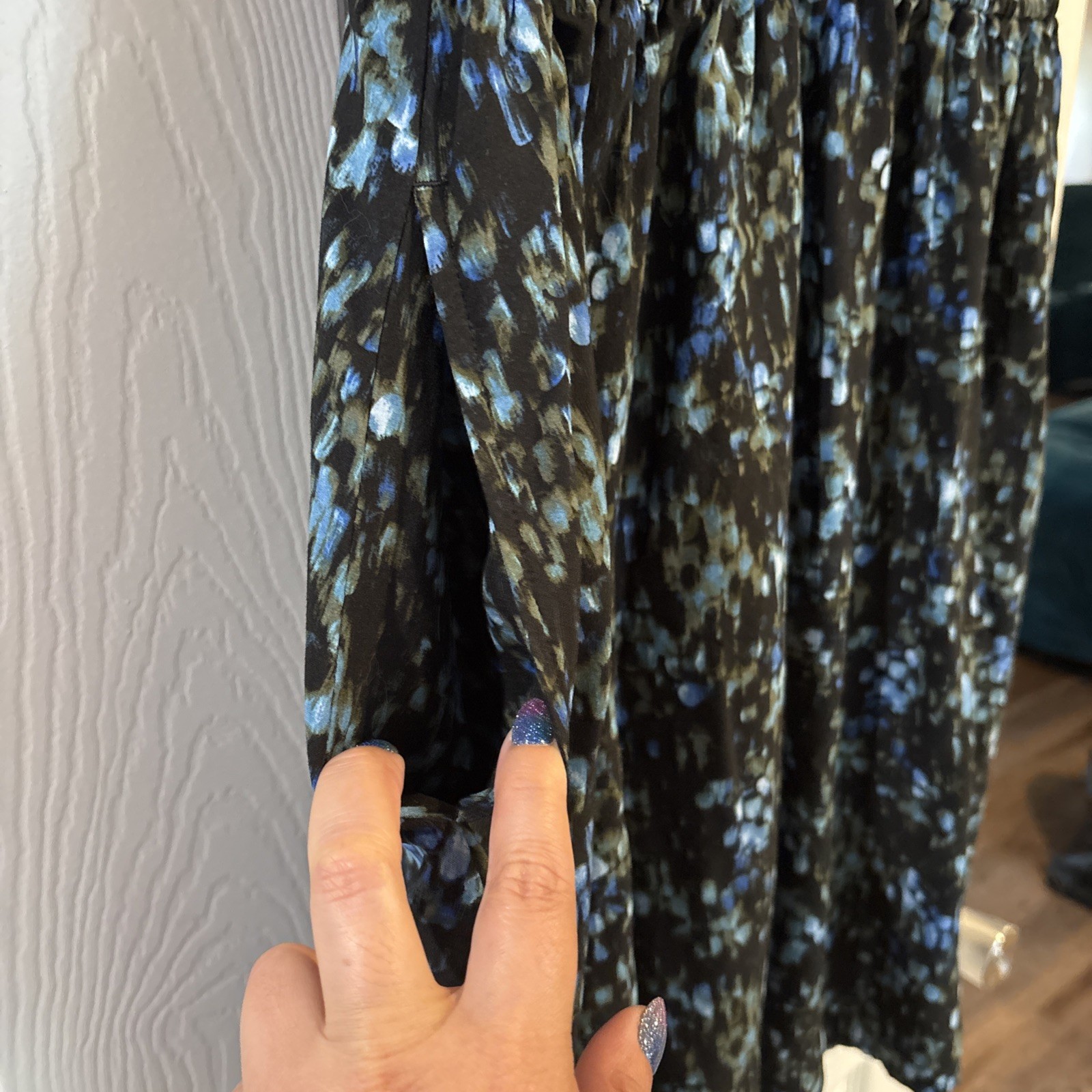 Time and Tru Black Soot Blue Green Abstract Print V-Neck Dress Large