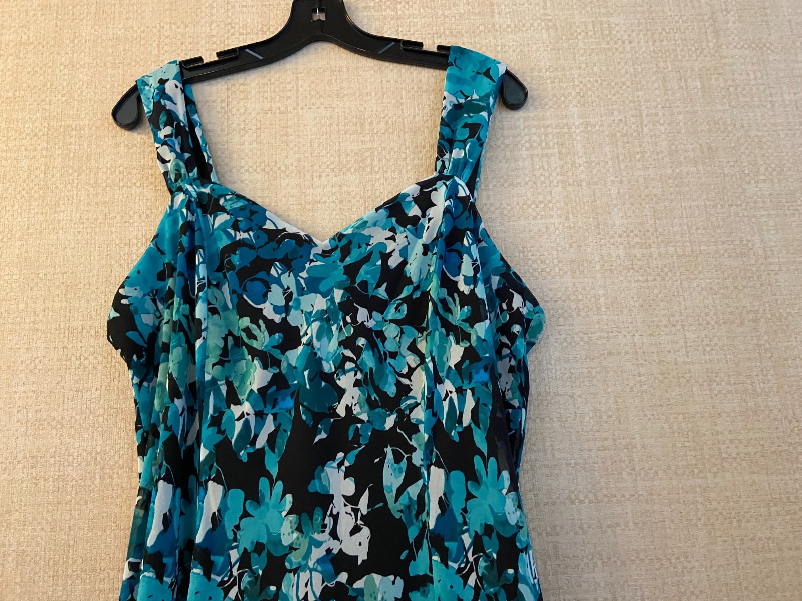 DB established 1962 sleeveless A-line midi dress size 18 black with floral print