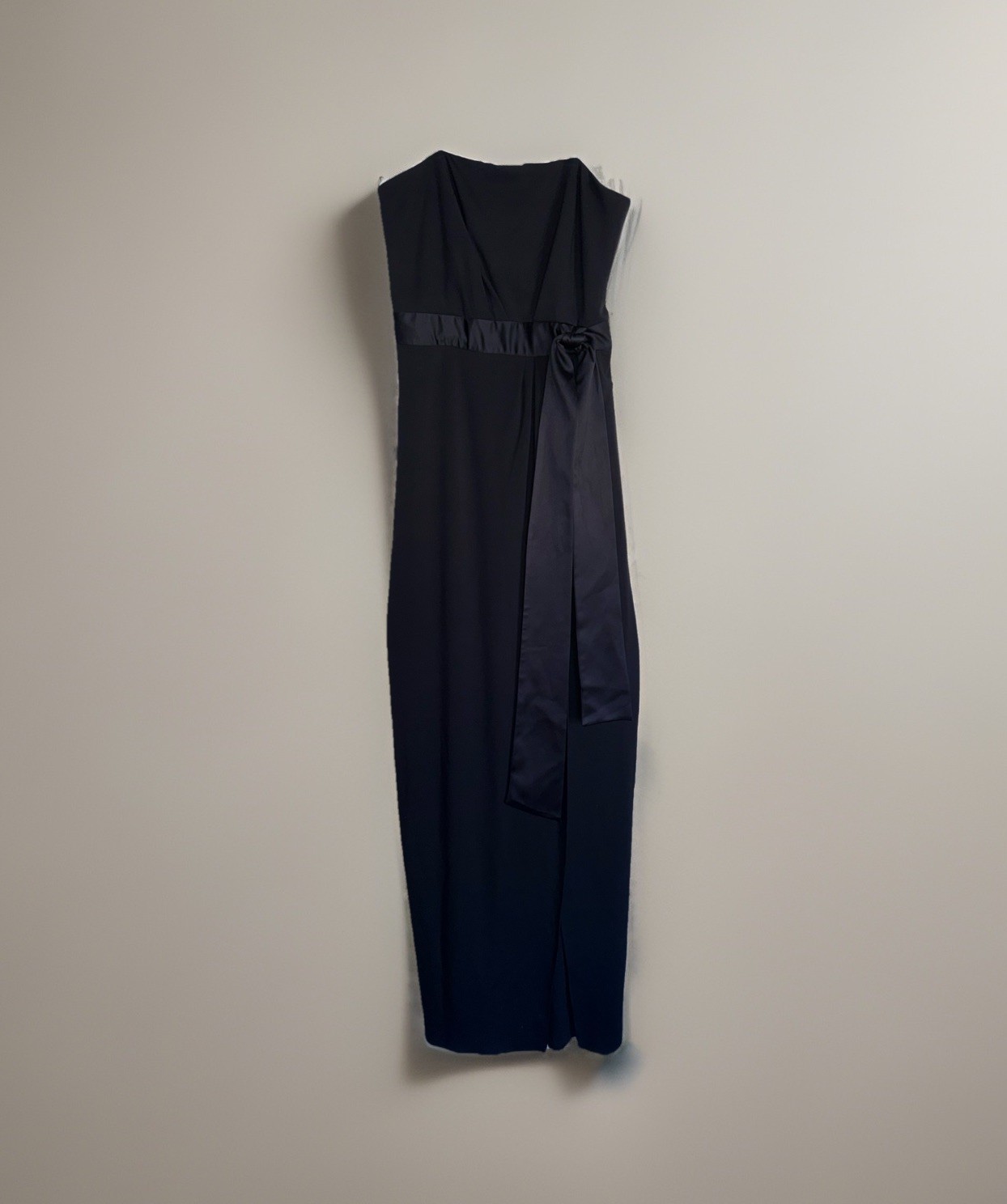 H HALSTON Black Strapless Drape Satin Bow Trim Front Slit Stretch Knit Gown 2 XS