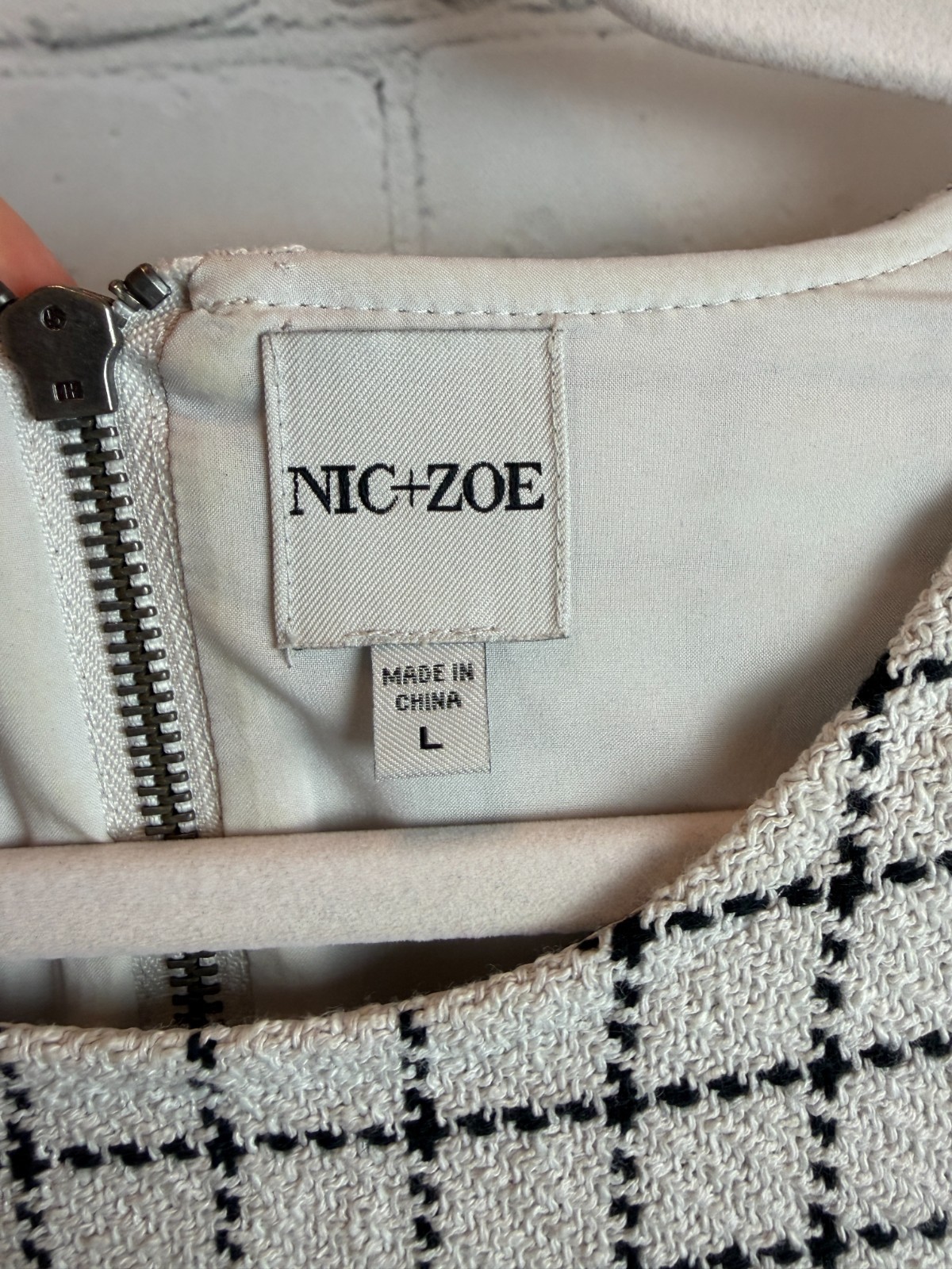 NIC + ZOE fringe hem shift cream black check sleeveless dress size L