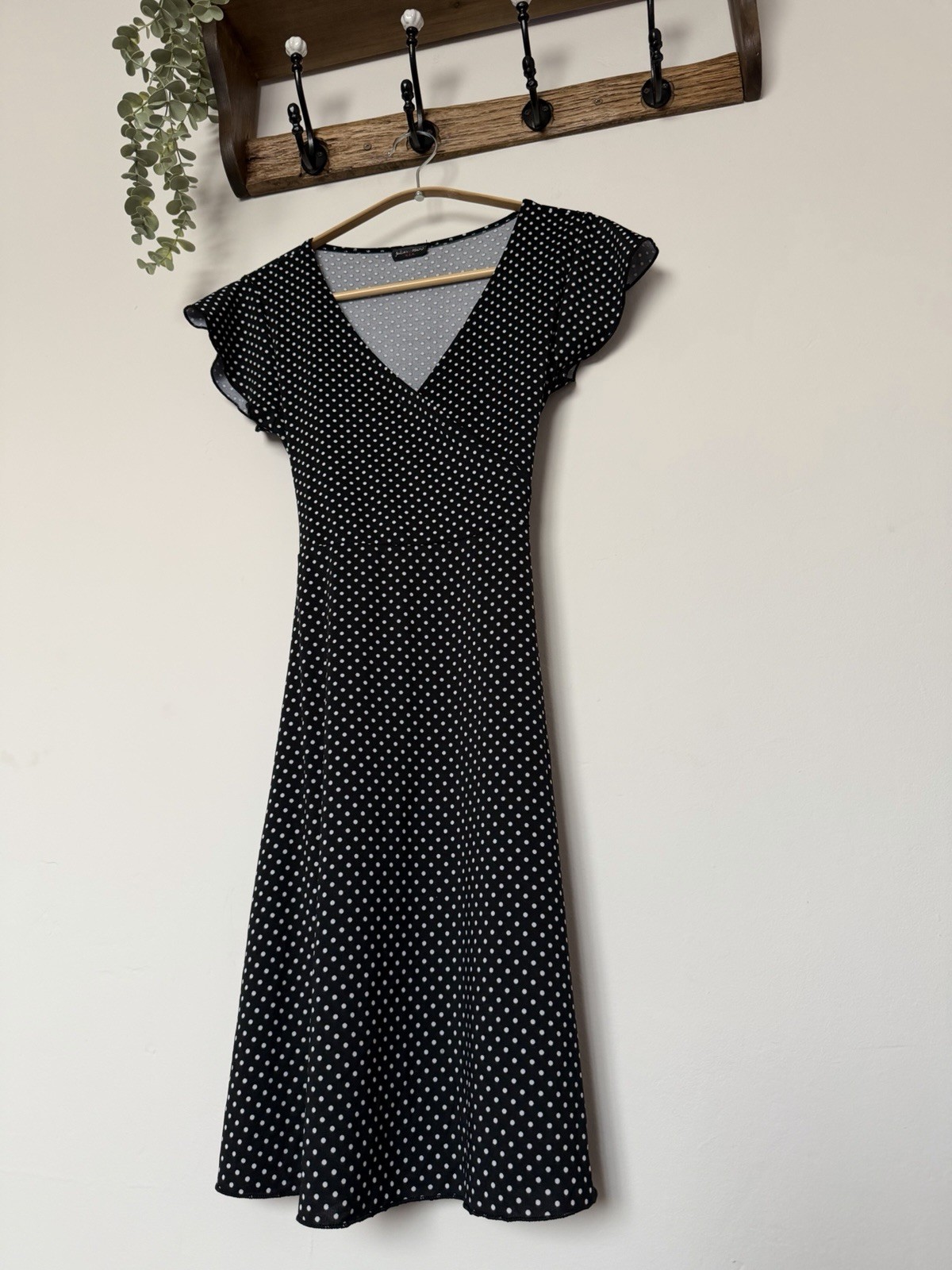 Julie’s Closet black/white poker dot plunge neck fit & flare summer dress size S