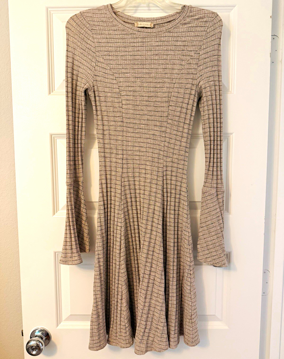 Altar’d State Gray Plaid Knit Stretch Bell Sleeve Round Neck Fit & Flare M