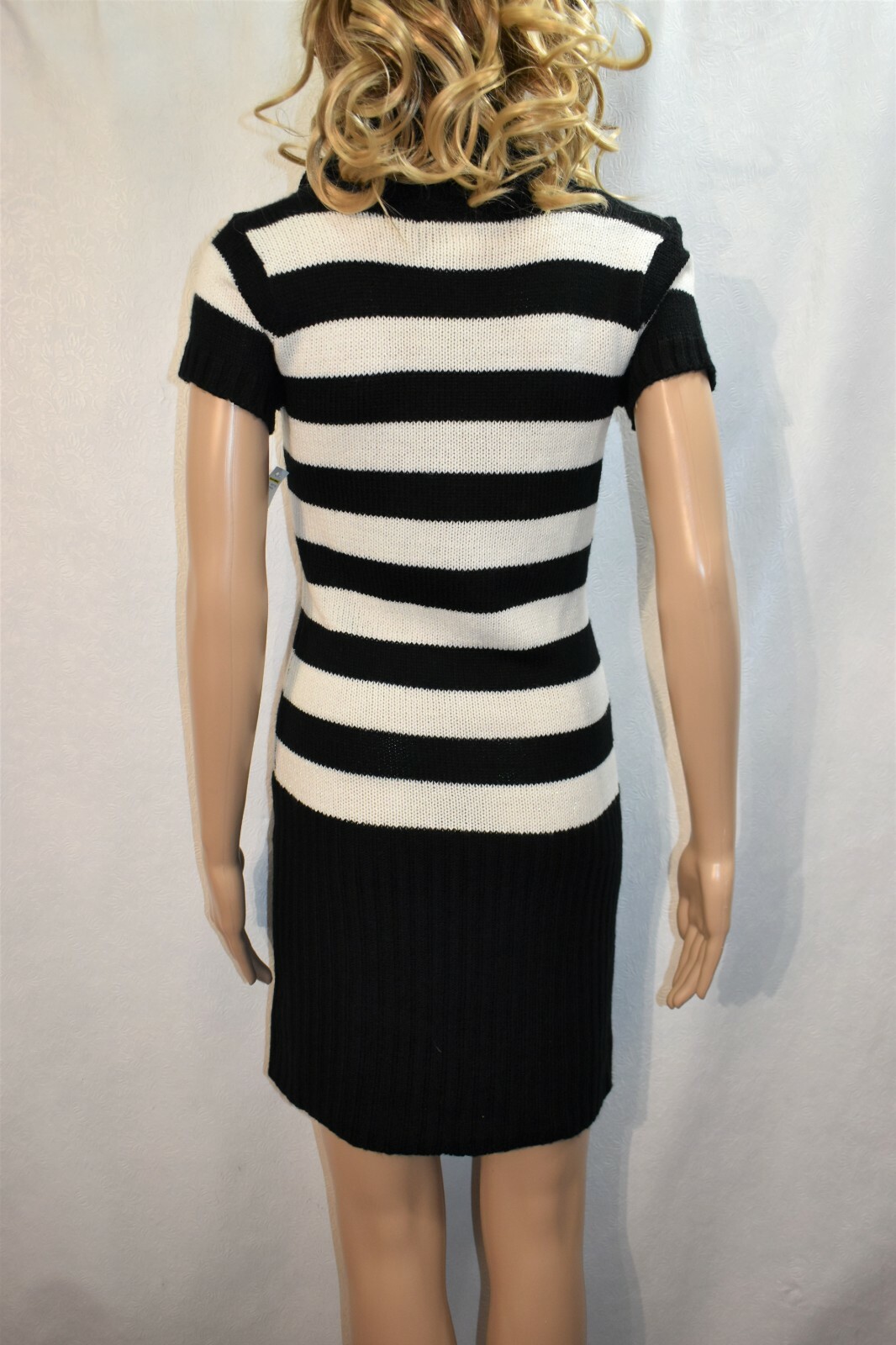 Sauci Dress Sweater White & Black Size Medium Women’s
