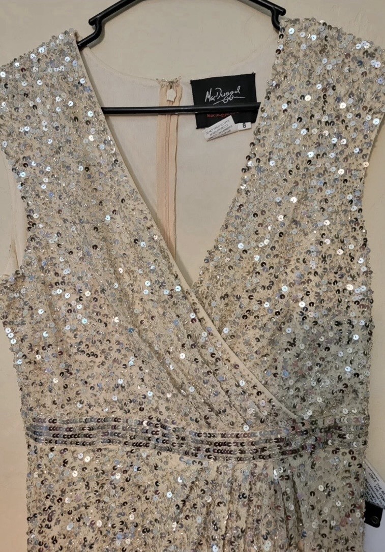 Mac Duggal Sequin Ombre V-Neck Cap Sleeve Side Slit Gown 5489 Size 10
