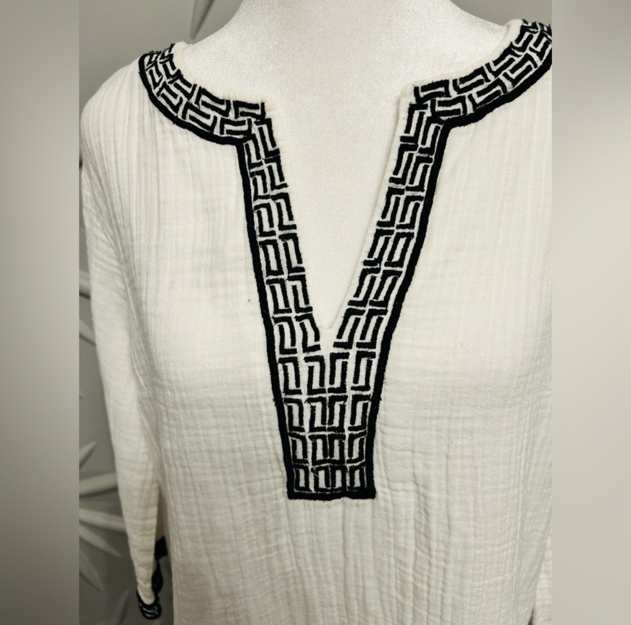 Helen Jon White Tunic Dress Black Embroidered V-Neck 3/4 Sleeve Short M