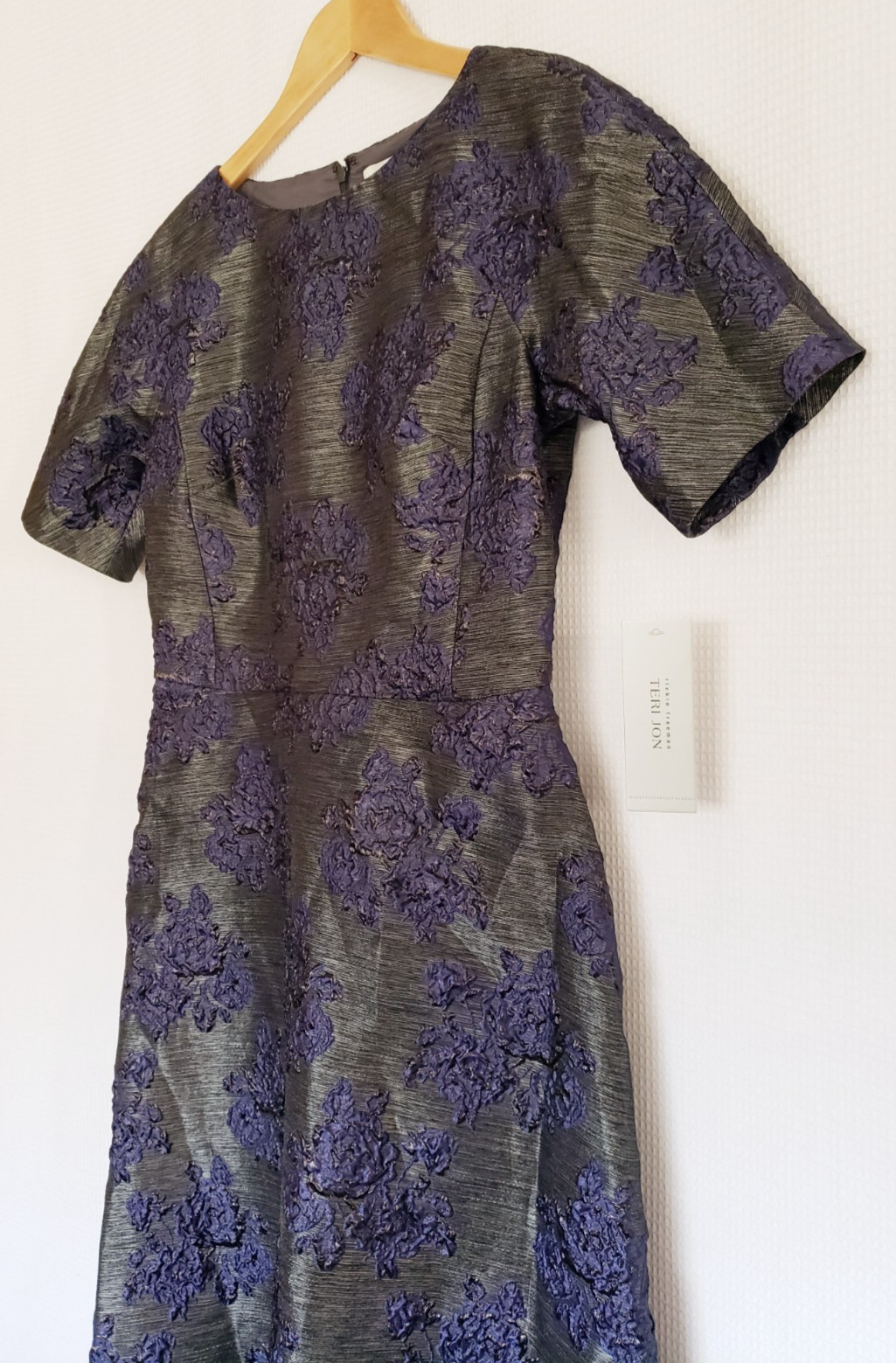 Rickie Freeman Teri Jon Metallic Floral Jacquard Sheath Dress Size 6 MSRP $490