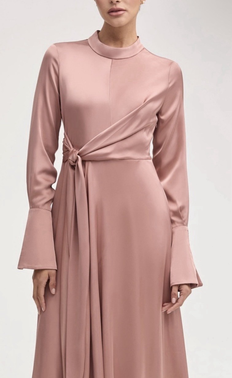 NWT Veiled “Serena Side Tie Modest / Maxi Dress / Dusty Mauve” Size L 56” Long
