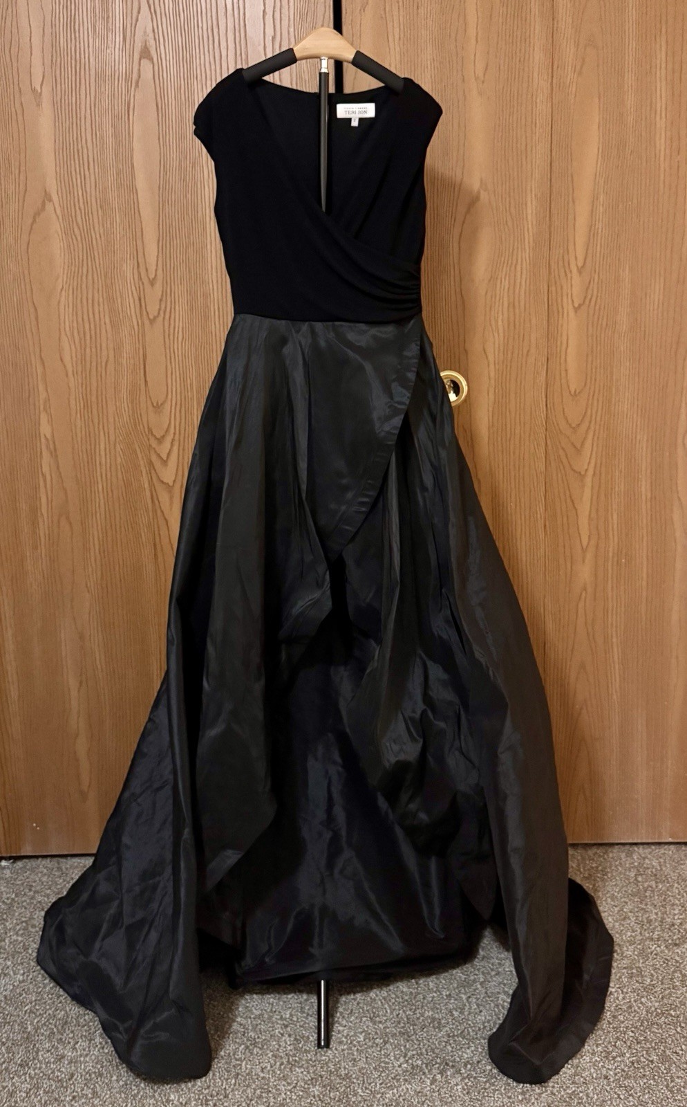 Teri Jon Women’s Maxi Dress 2 Black Satin V-Neck Sleeveless Draped Lined Zip