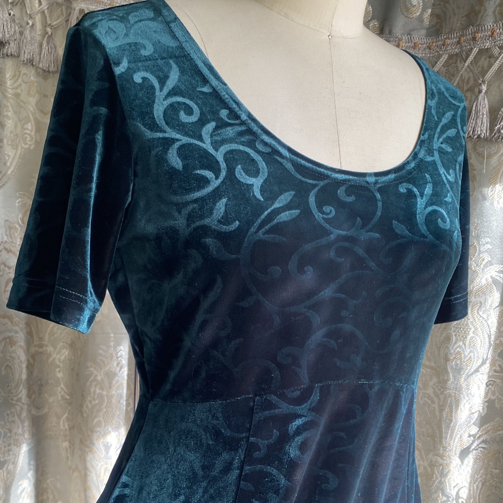 hillard hanson dark green velvety Y2K Dolly A libe dress! M