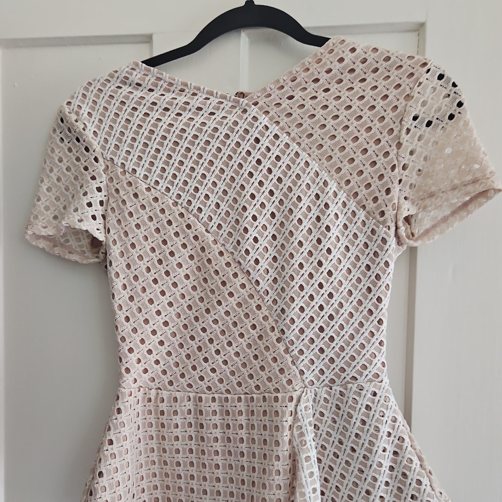 BCBGMAXAZRIA Pink Lace Fit & Flare Peplum Top Short Sleeve XS
