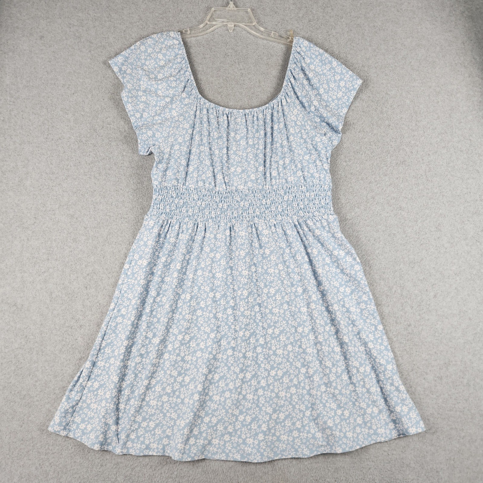 No Boundaries Dress Womens Large Blue White Daisy Floral Smocked Waist Tie Front