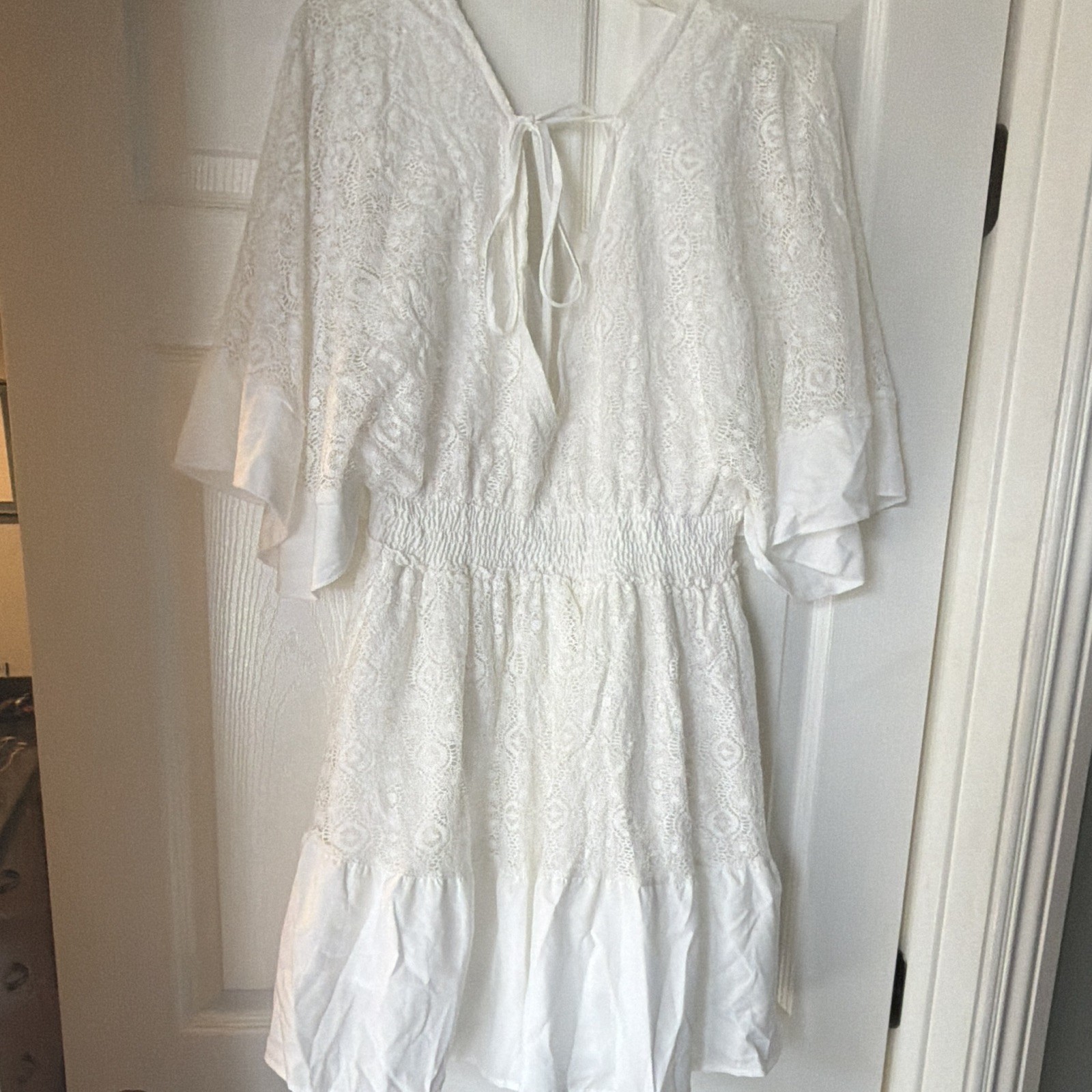 Womens White Solid Lace V-Neck Button Front Smocked Waist Short Dress L Regular
