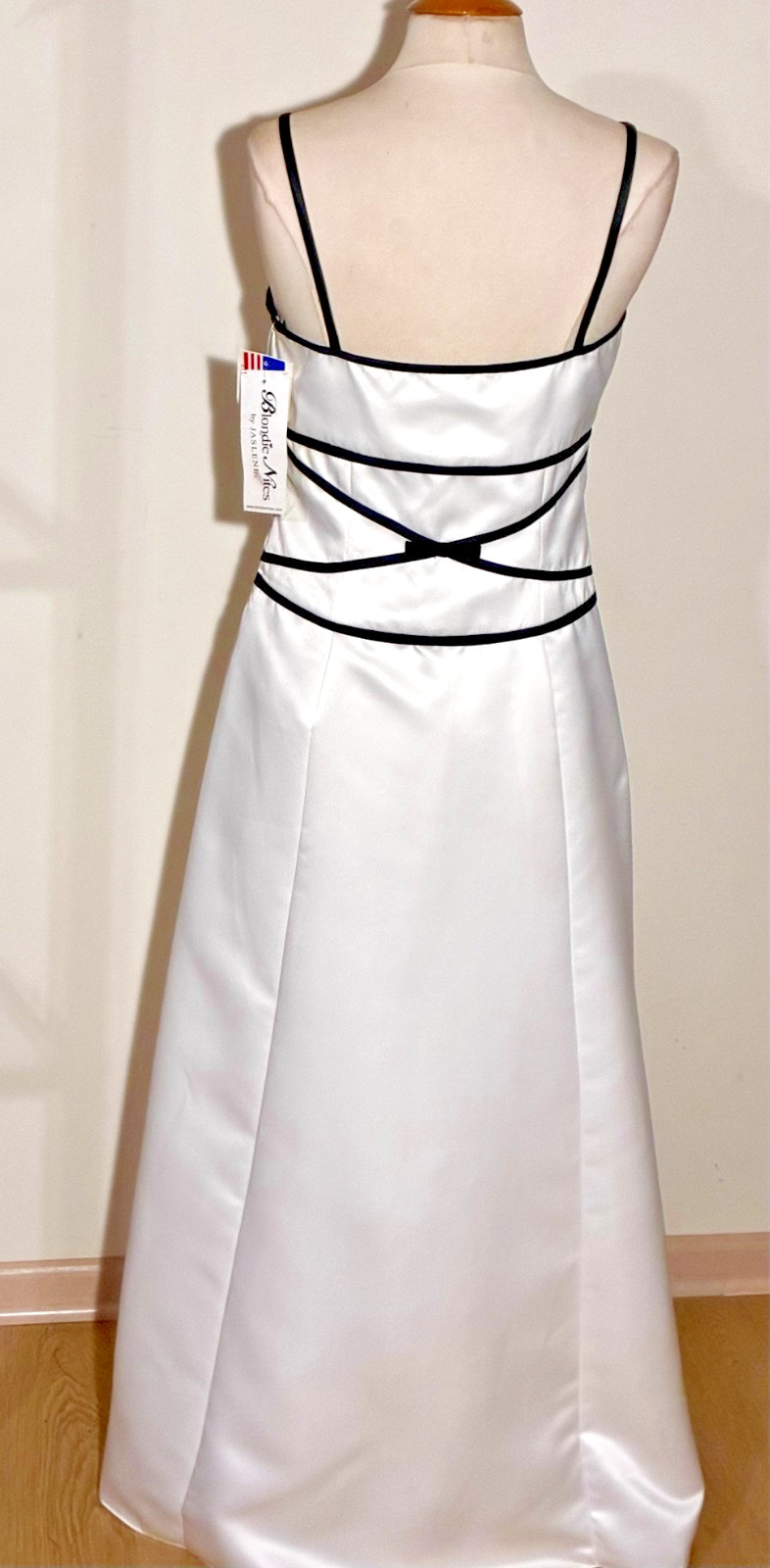NWT-Blondie Nites Classic 90’s Bridesmaid Gown (Ivory/Black)-Jr Sz 13-MSRP $154