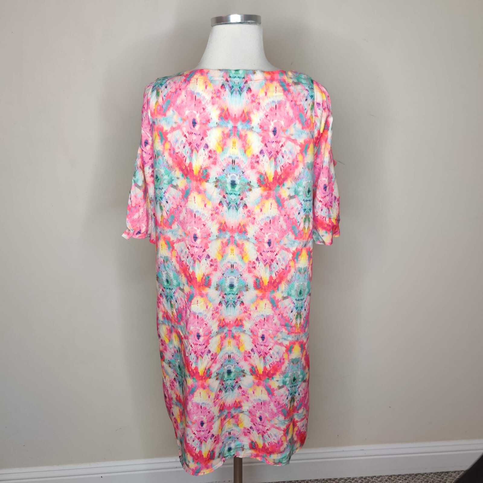 Caribbean Joe Dress Size Small Cold Shoulder Tie Dye Floral Colorful NWT