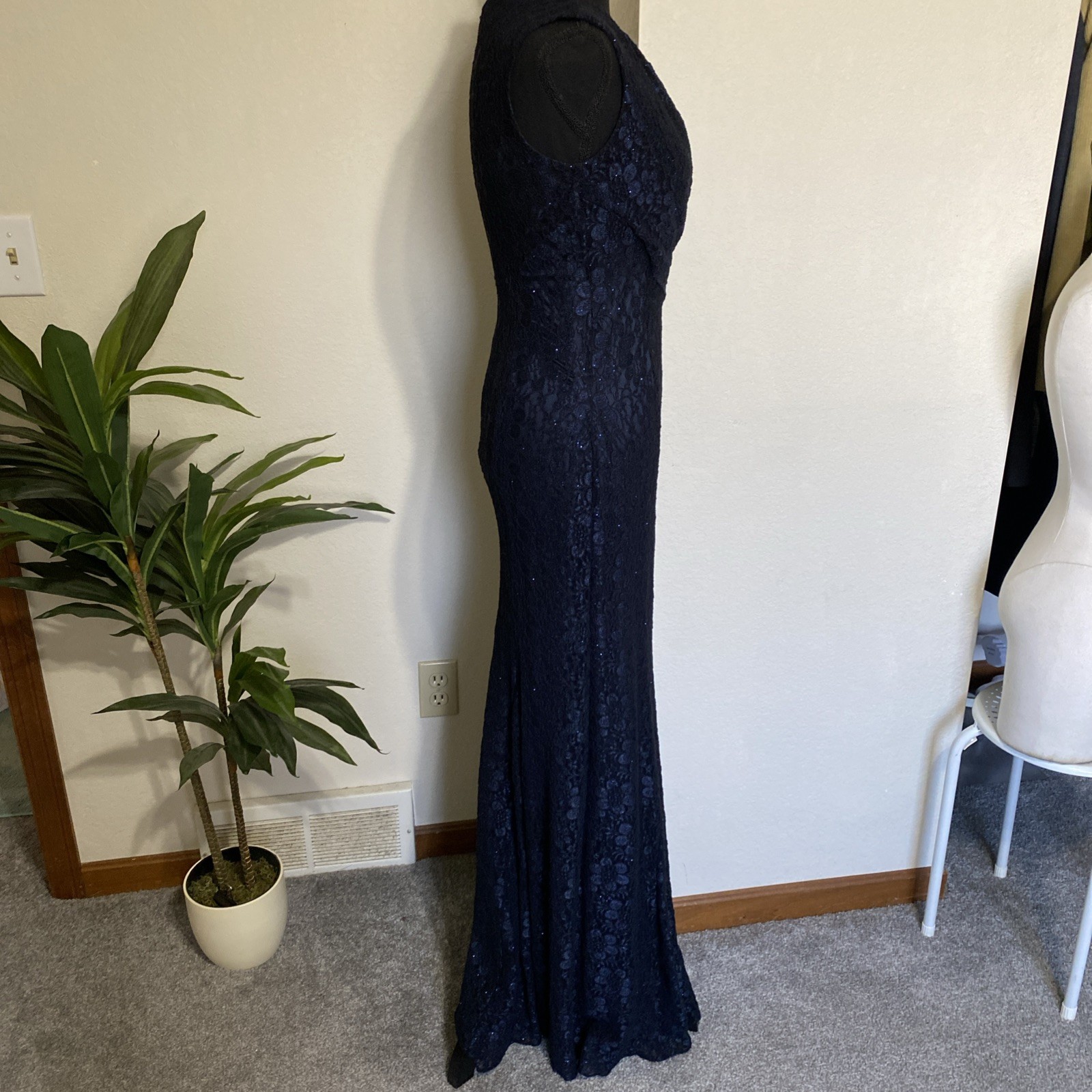 Tahari Arthur Levine Lace Maxi Dress Navy Shimmer Stretch Bodycon Evening wear 2