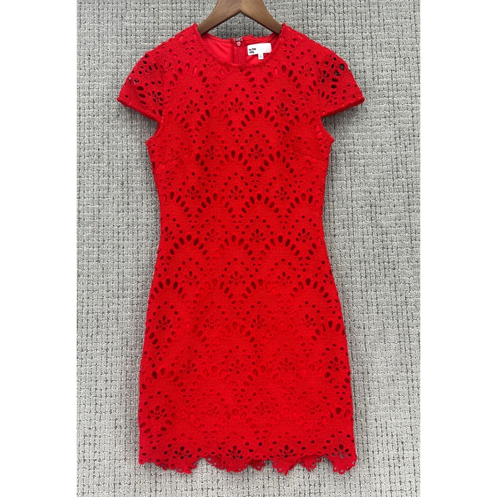 By The Way Dress Womens Size S Red Sheath Lace Cap Sleeve Lined Crew Neck