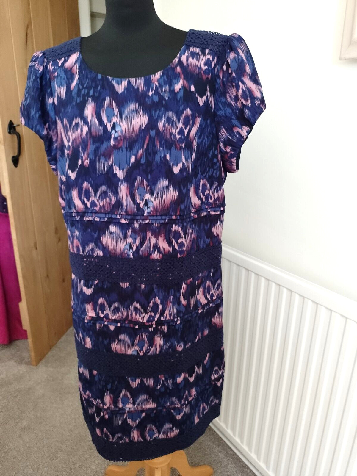 ROCHA, JOHN ROCHA-SPL OCCASION DRESS-LINED-PLEAT & CROCHET TRIM-WORN ONCE-UK 18.