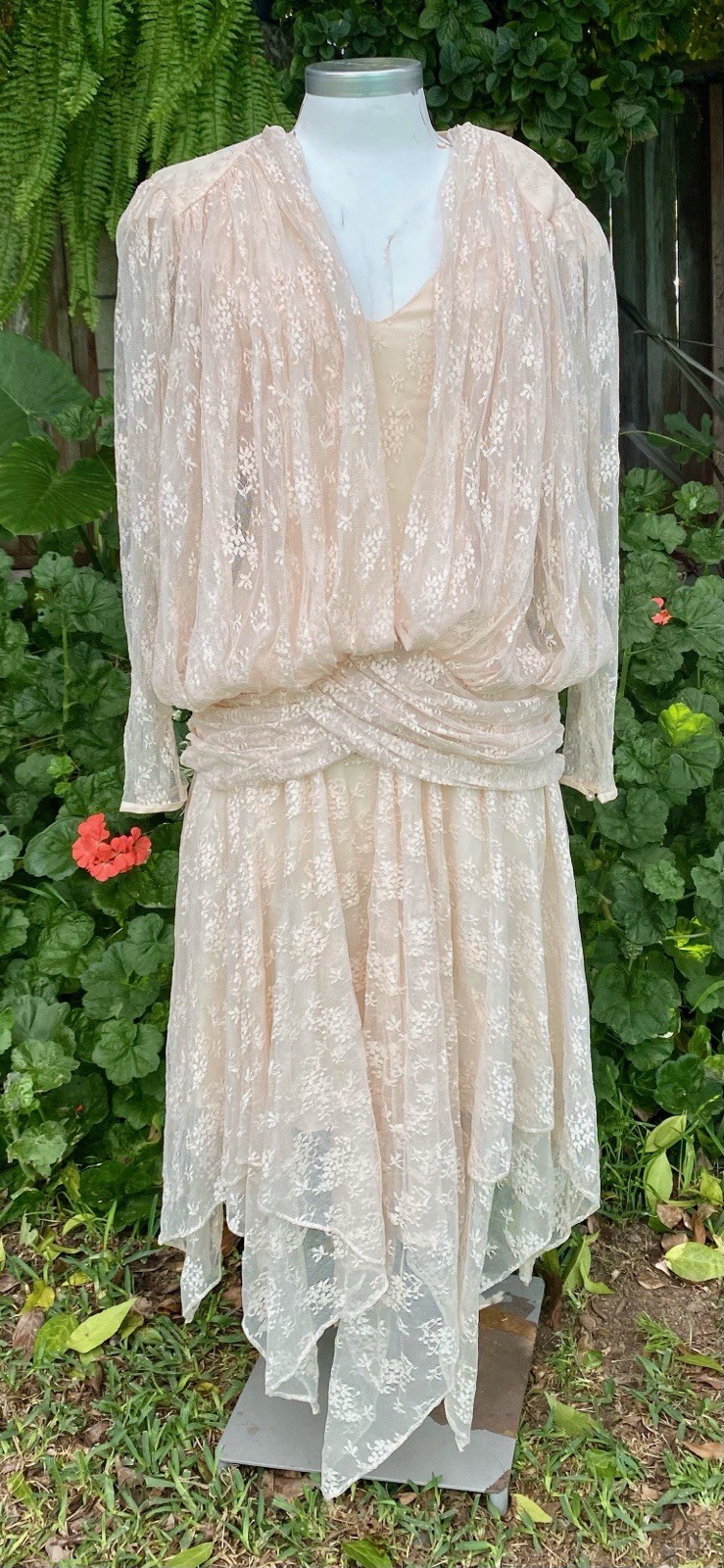 A la Carte Ivory Lace Dress Long Sleeve Ruched Victorian Style VTG 80s Size 5-6