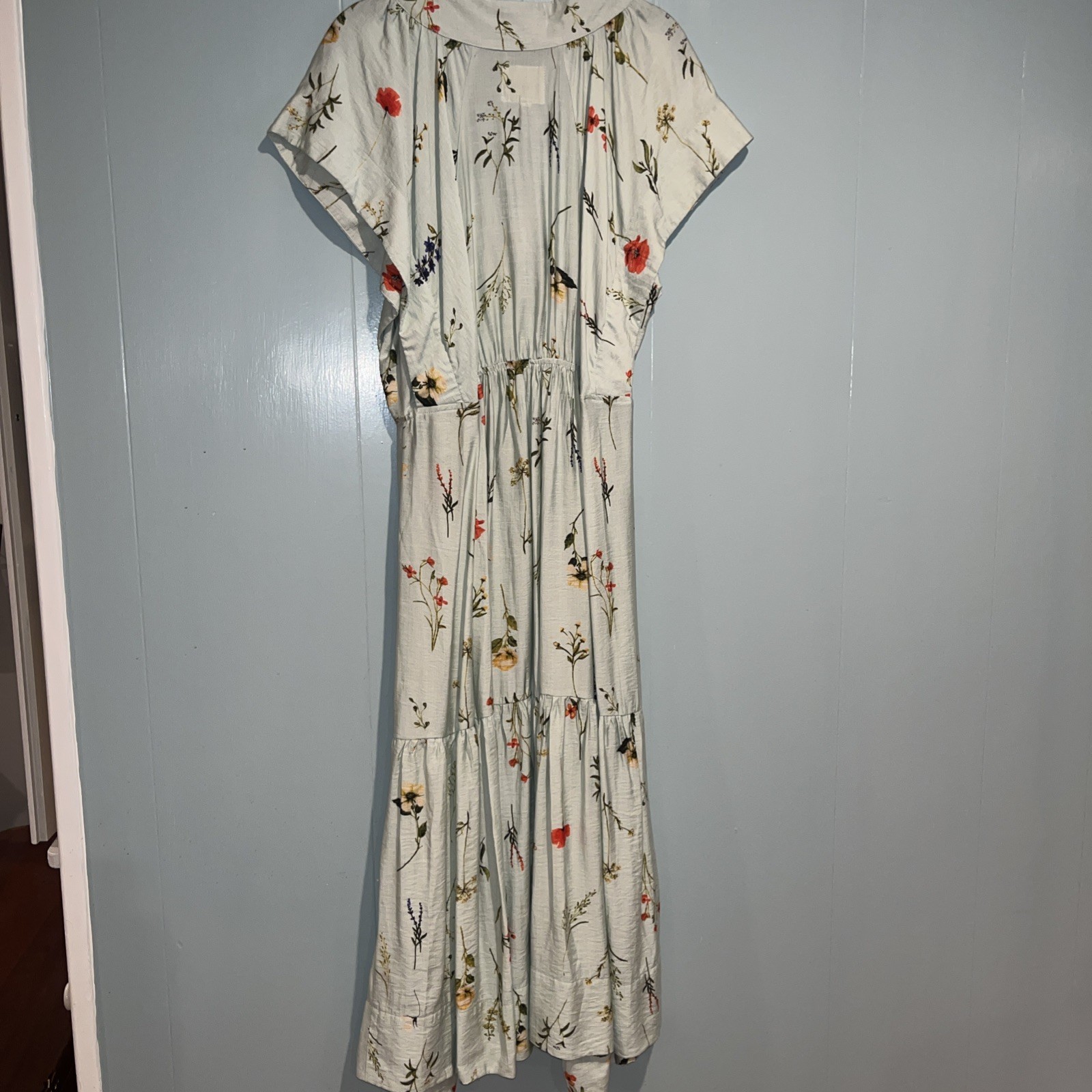 Umgee Pale Green Spring Floral Dress Size Large NWT Button Front